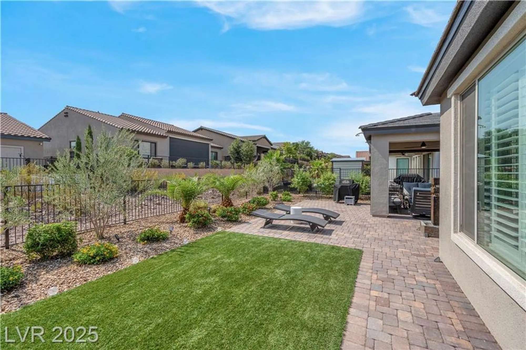 Property Slideshow image 45 of 69 | 124 lake oasis st, Henderson, NV, 89011