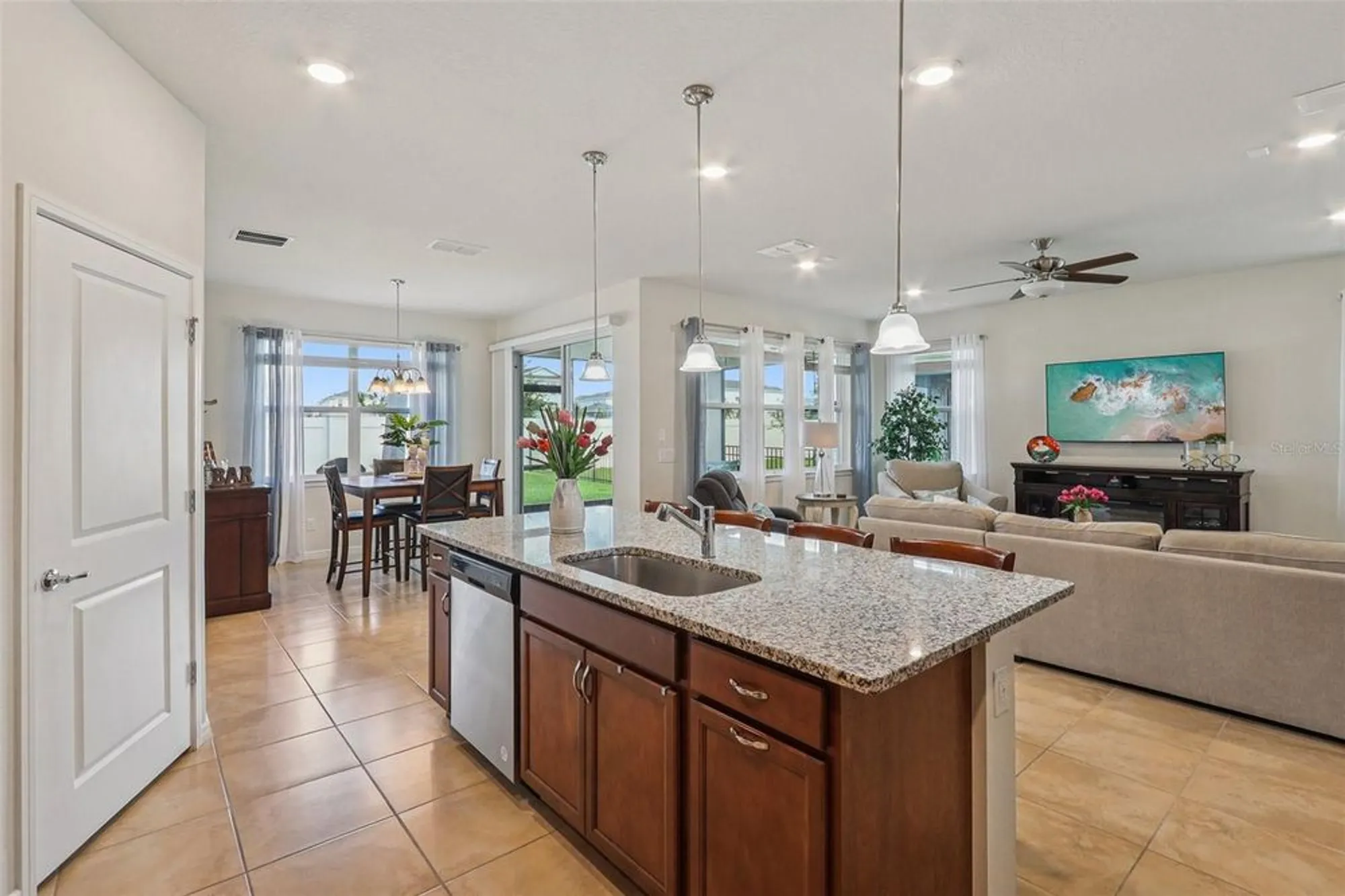 Property Slideshow image 19 of 49 | 2015 spring shower cir, Kissimmee, FL, 34744