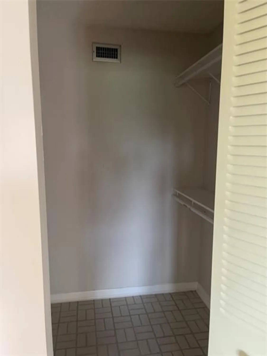 Property Slideshow image 11 of 57 | 1005 country club dr apt 205, Margate, FL, 33063