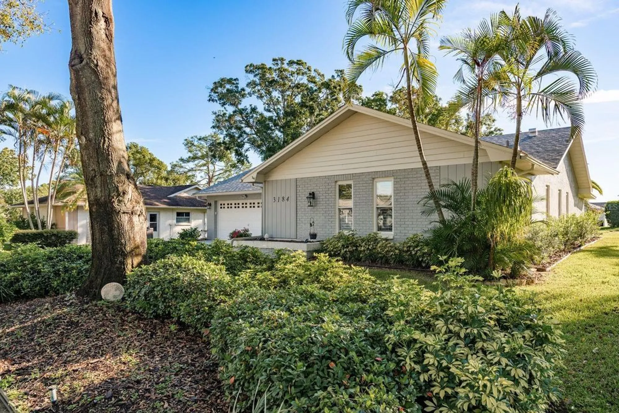 Property Slideshow image 8 of 57 | 3184 brunswick cir, Palm Harbor, FL, 34684