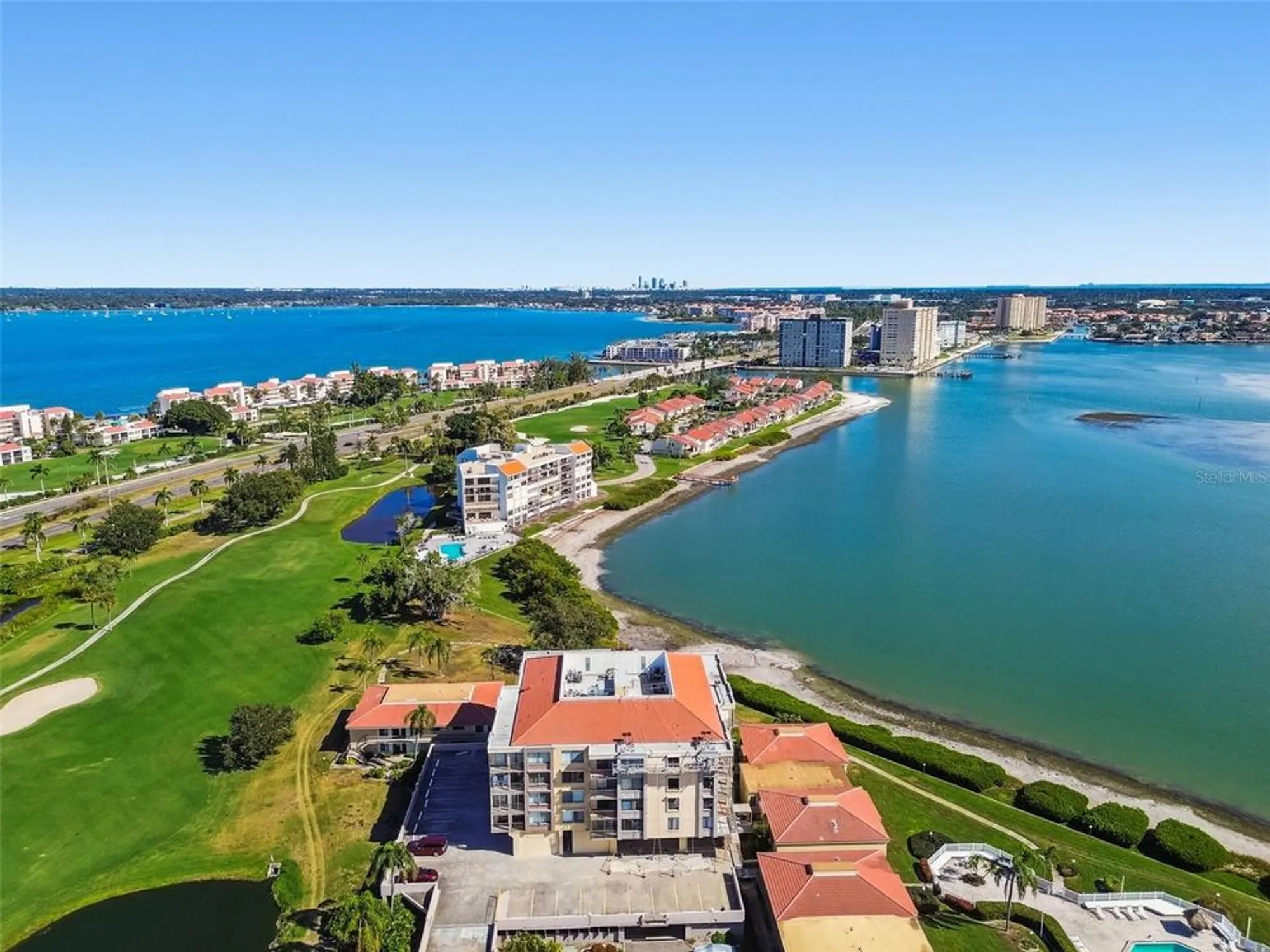 Property Slideshow image 9 of 49 | 6104 palma del mar blvd s apt 402, St Petersburg, FL, 33715