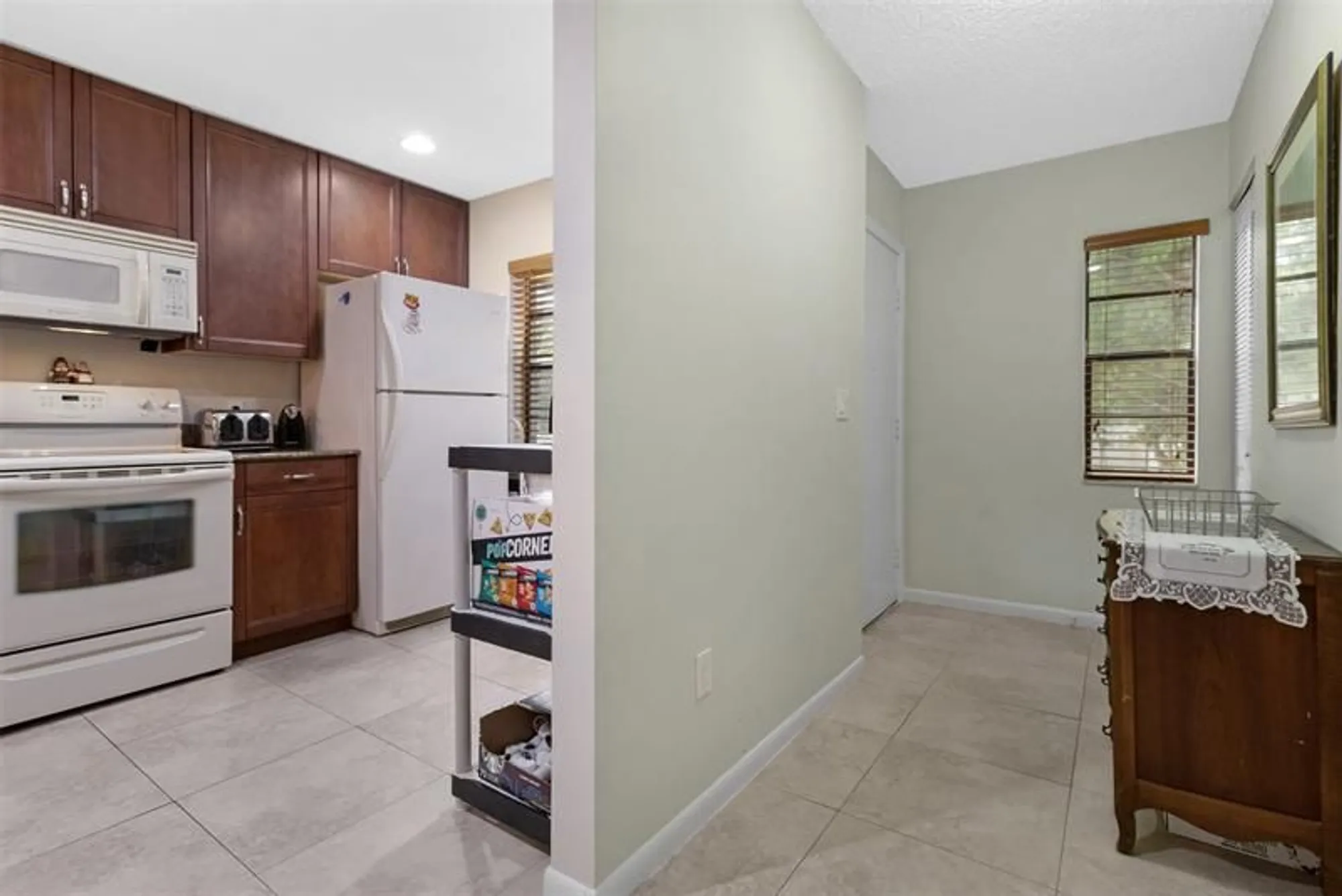 Property Slideshow image 4 of 32 | 21662 arriba real apt 44h, Boca Raton, FL, 33433