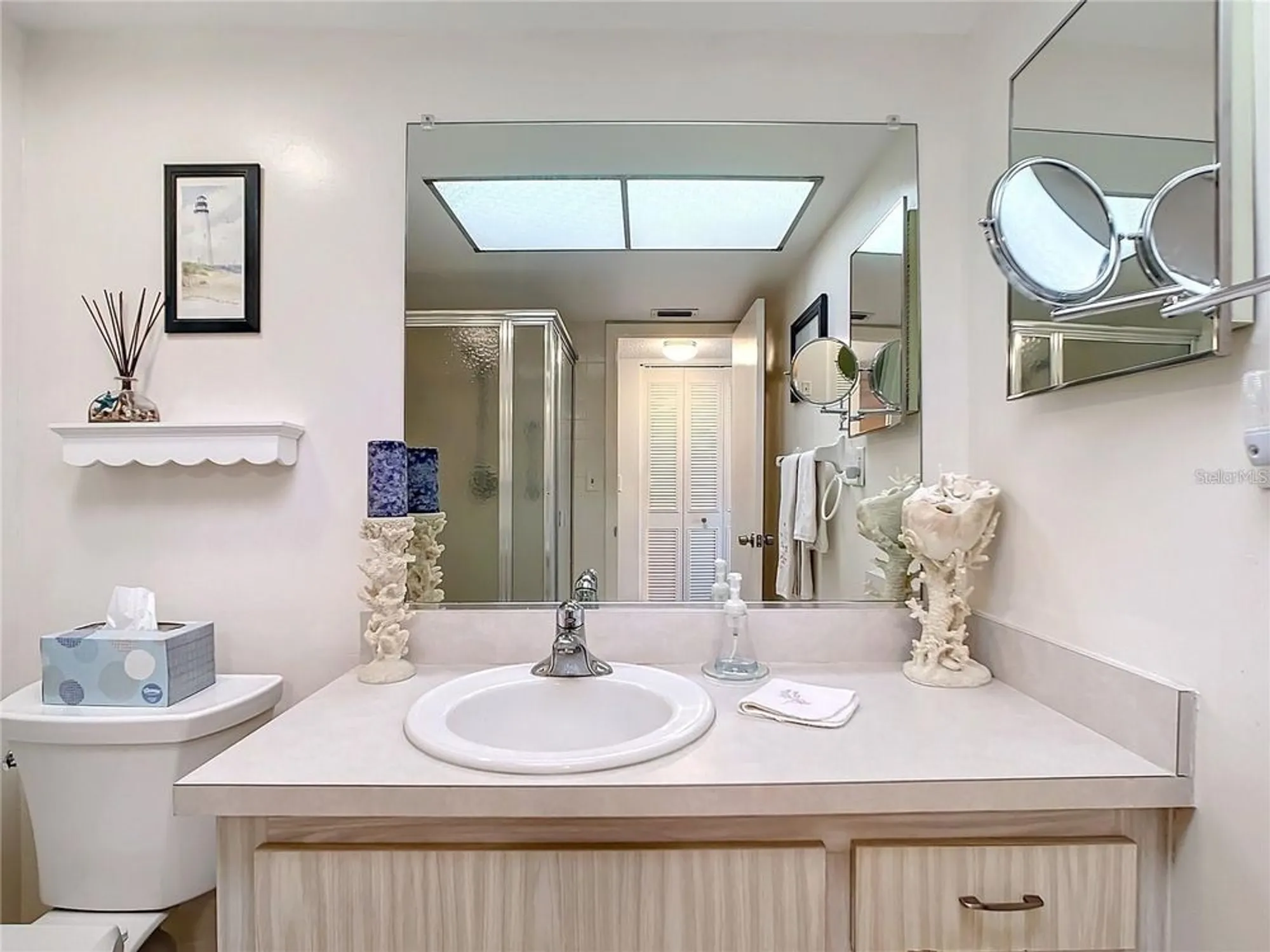 Property Slideshow image 25 of 36 | 19029 us highway 19 n apt 9-301, Clearwater, FL, 33764