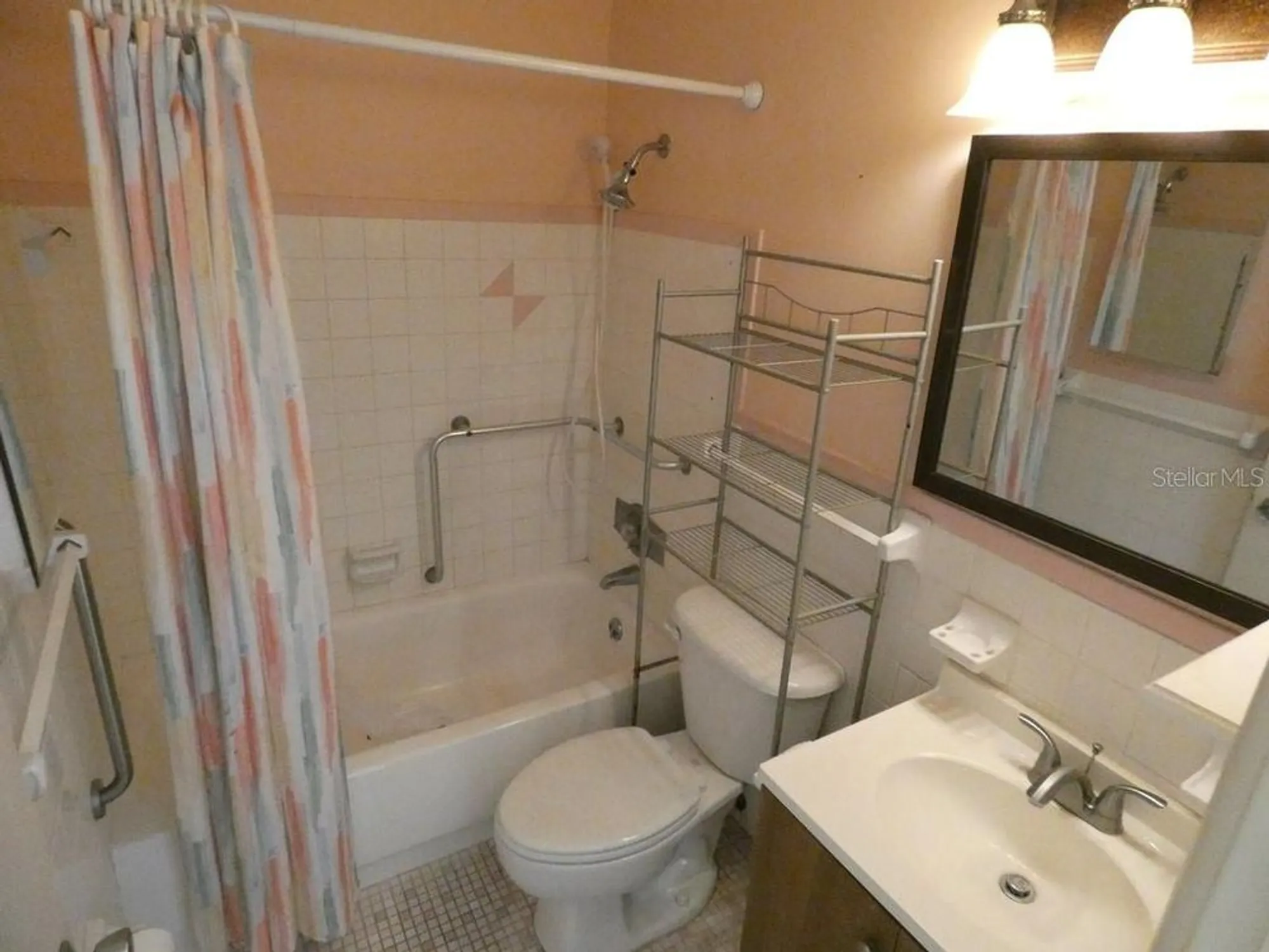 Property Slideshow image 14 of 30 | 2462 brazilia dr apt 44, Clearwater, FL, 33763