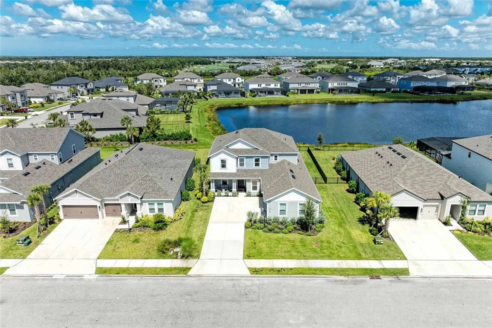 Property Slideshow image 5 of 100 | 16115 mount holly dr, Bradenton, FL, 34211