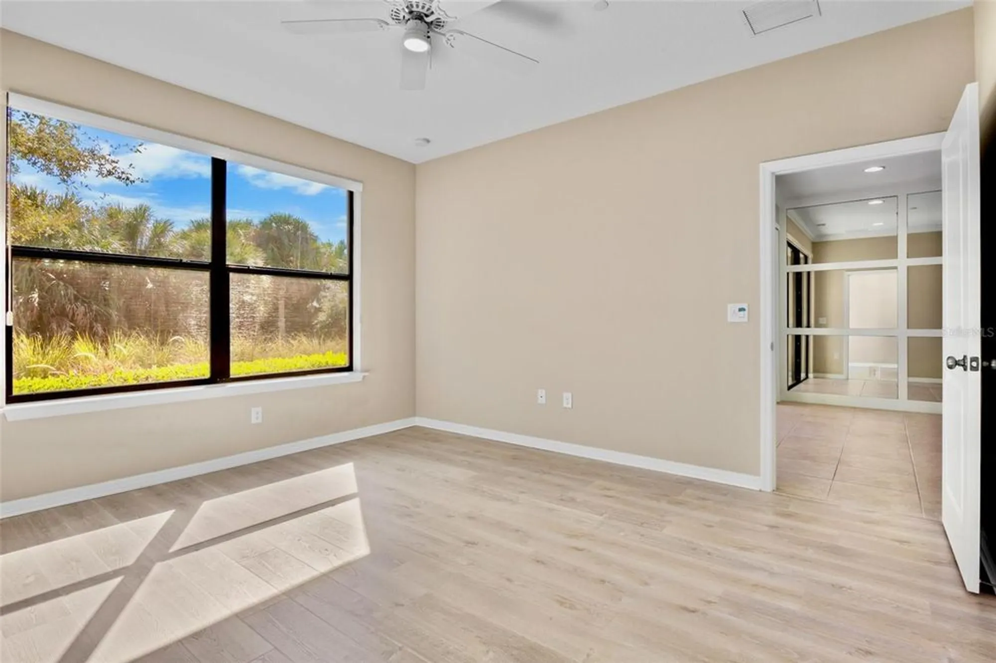 Property Slideshow image 19 of 49 | 5425 cicerone st 103, Sarasota, FL, 34238