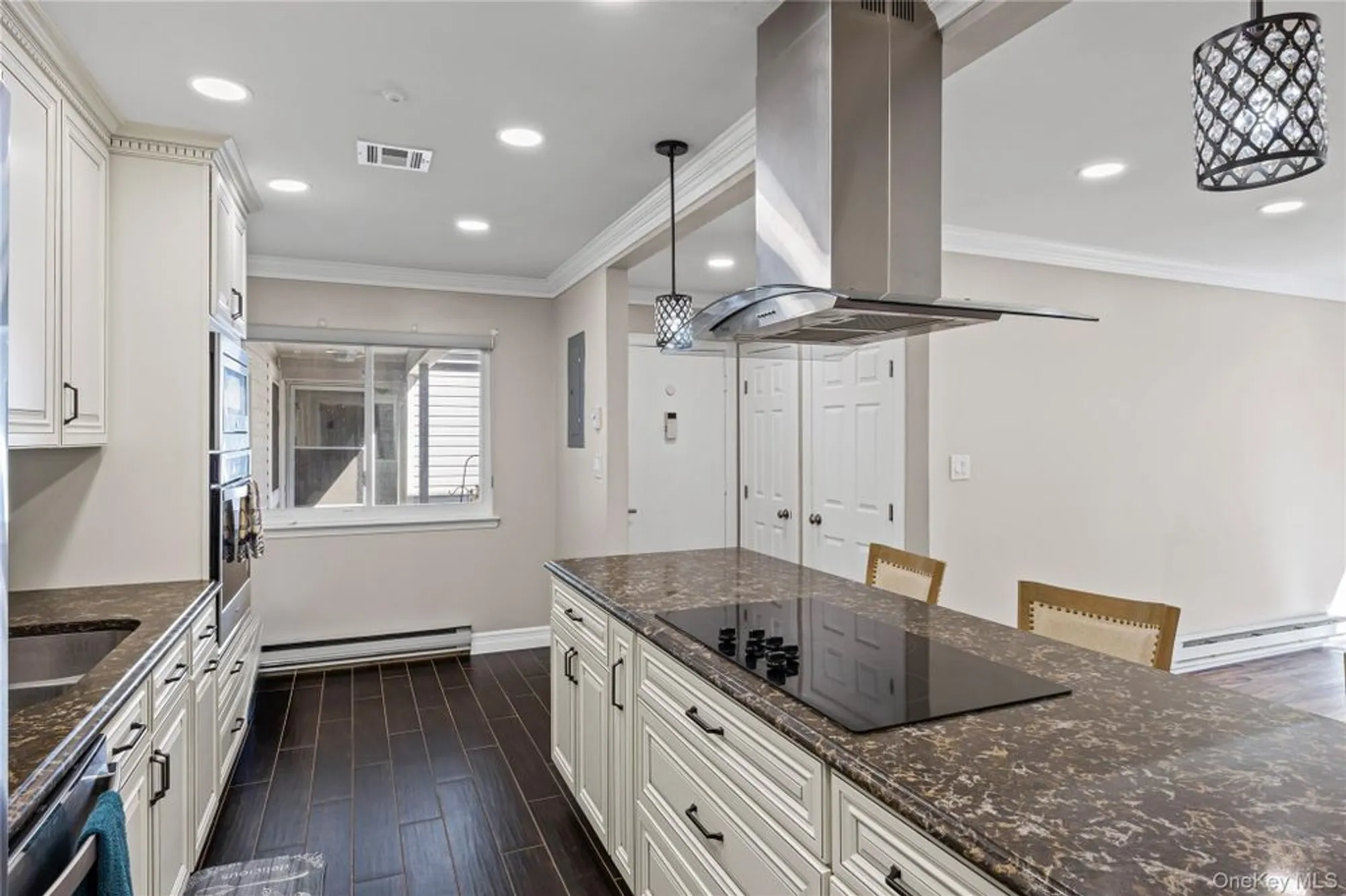 Property Slideshow image 6 of 35 | 204 bentley ct 204, Smithtown, NY, 11780