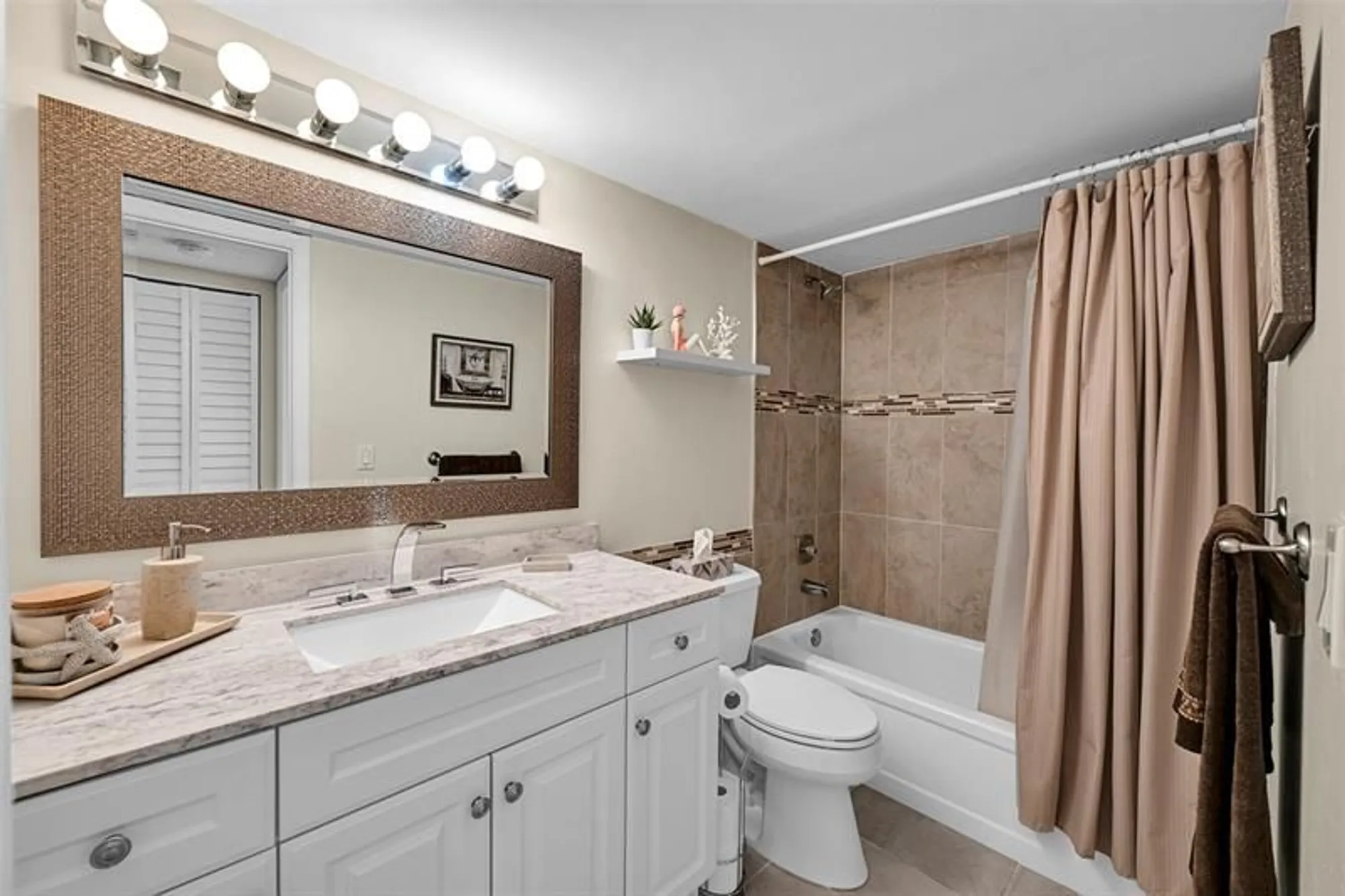 Property Slideshow image 37 of 73 | 3591 environ blvd a305, Lauderhill, FL, 33319