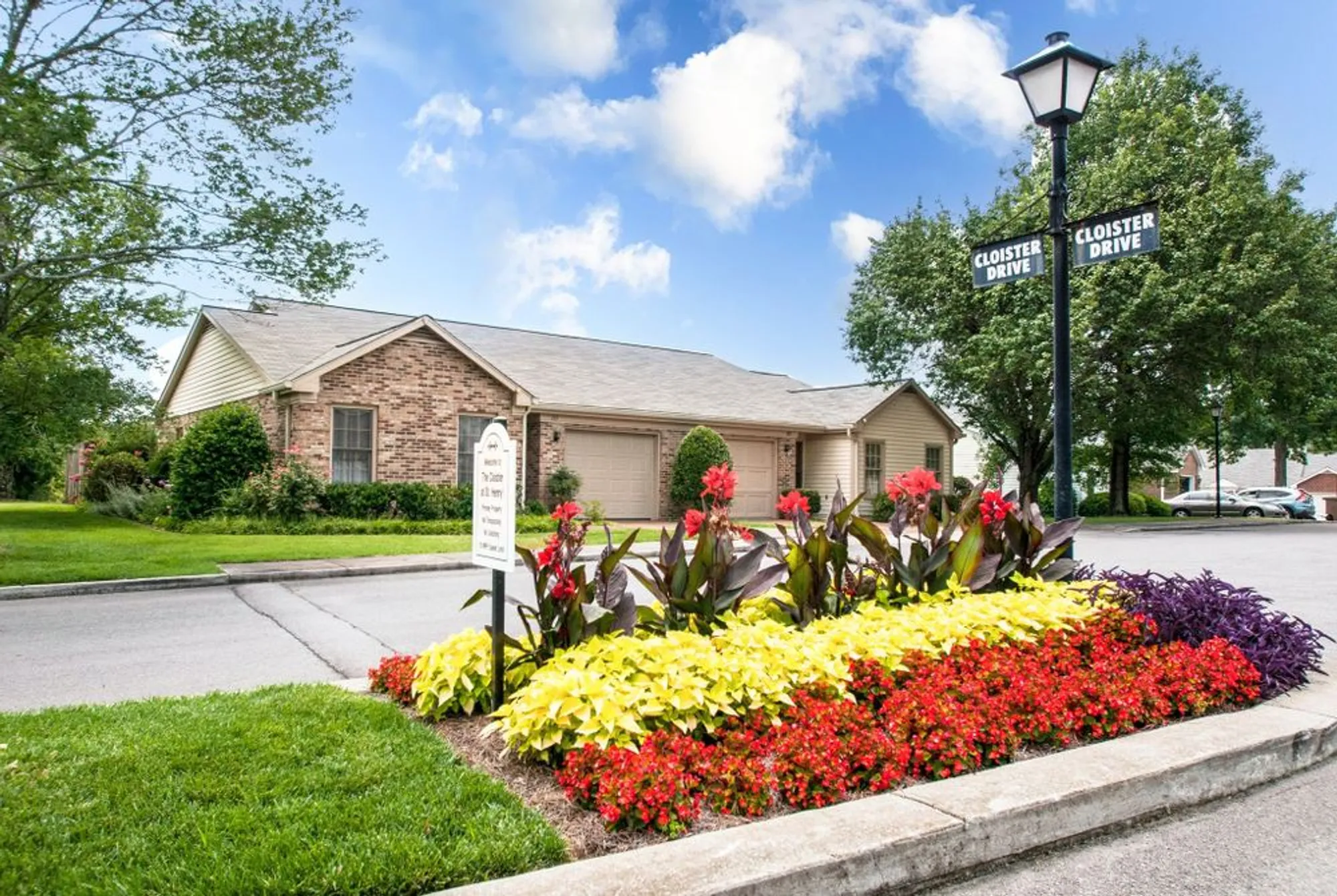 Property Slideshow image 2 of 41 | 421 siena dr, Nashville, TN, 37205