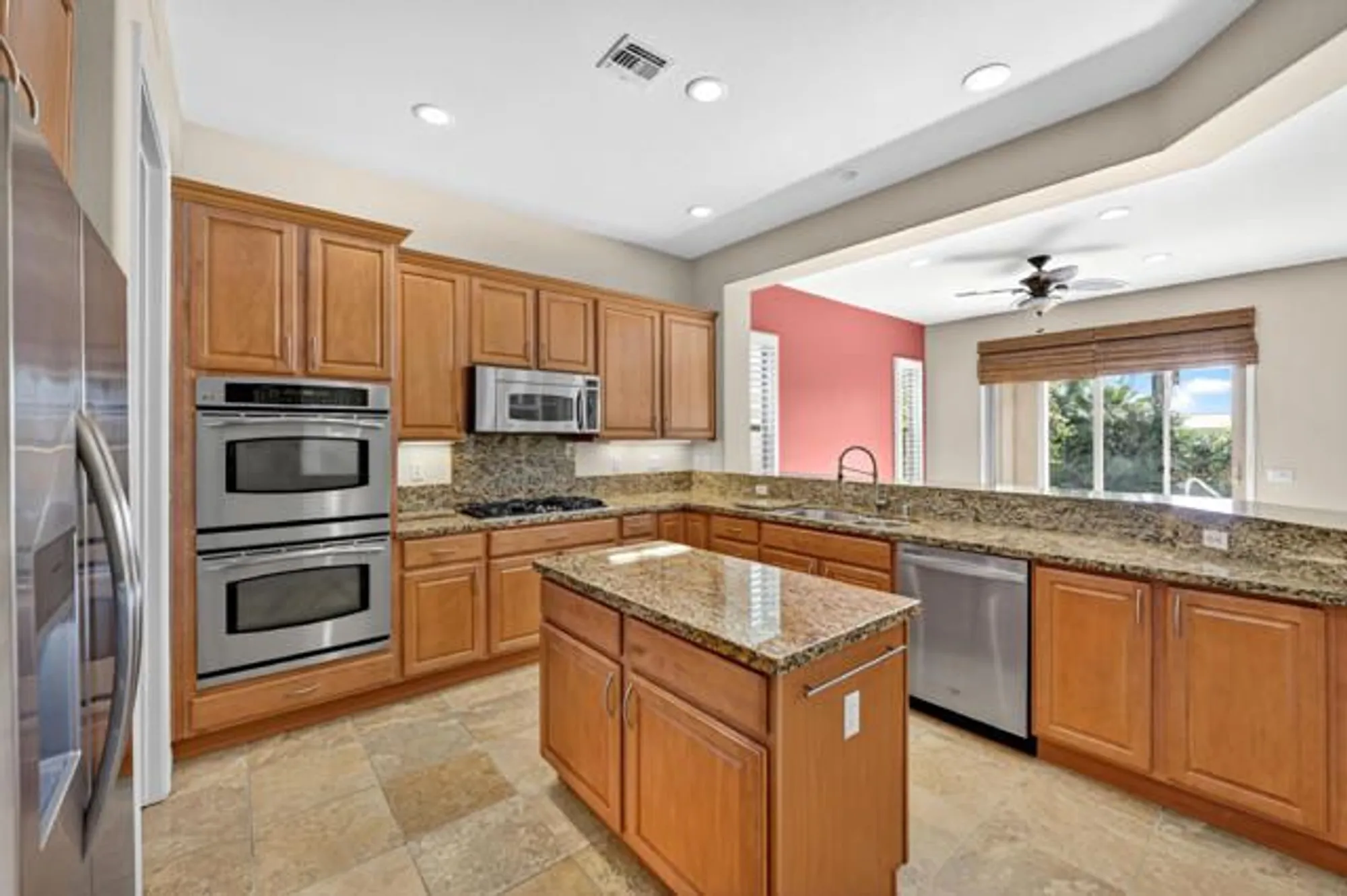 Property Slideshow image 16 of 69 | 81073 avenida tres lagunas, Indio, CA, 92203