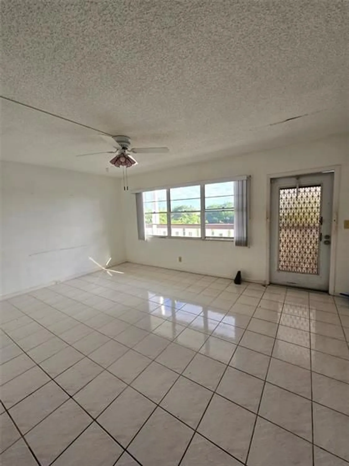 Property Slideshow image 3 of 59 | 4058 harwood e unit e, Deerfield Beach, FL, 33442
