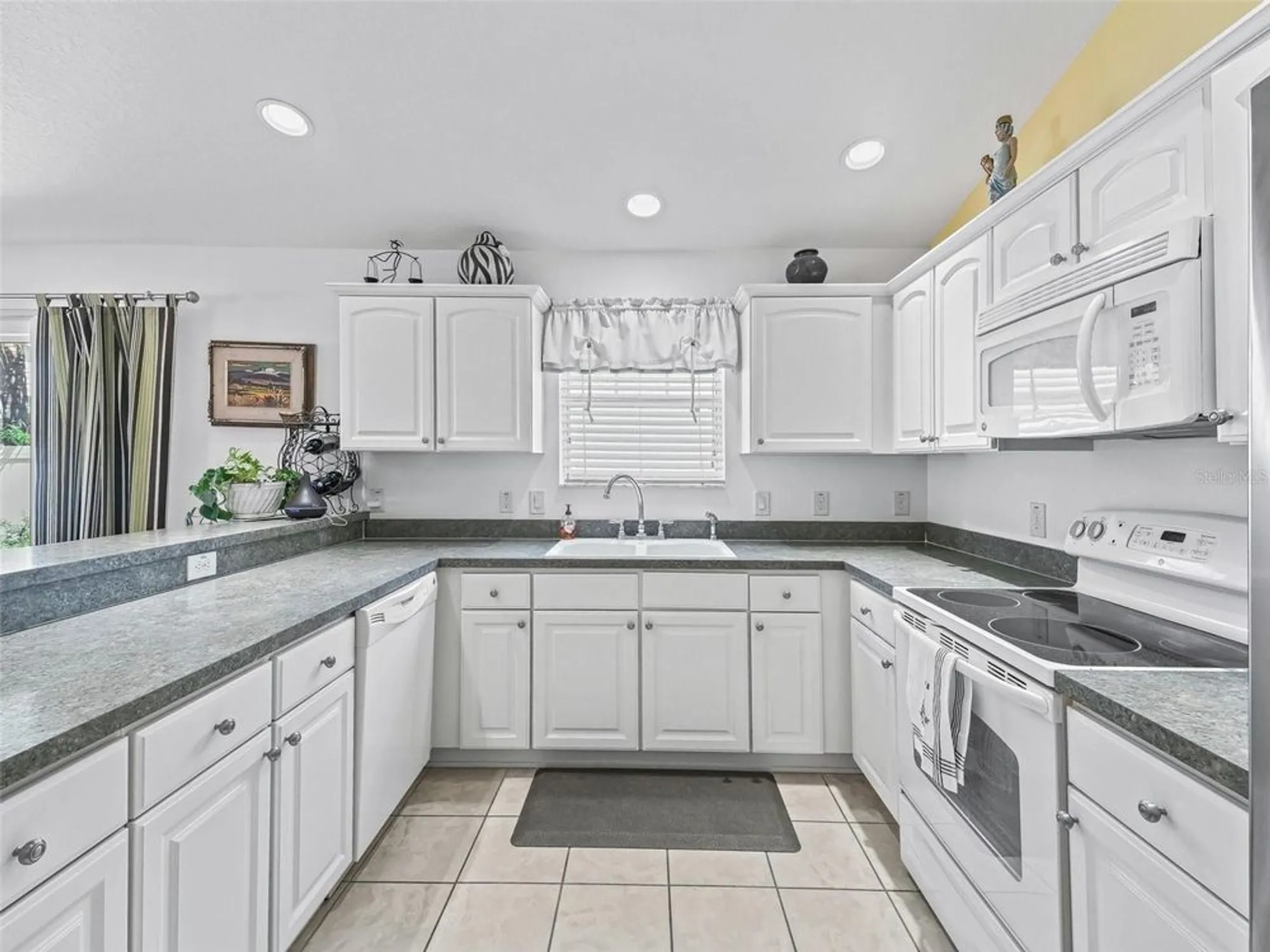 Property Slideshow image 9 of 48 | 1762 meadowlark ave, The Villages, FL, 32162