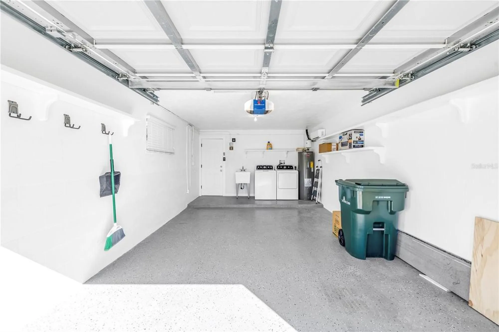 Property Slideshow image 28 of 60 | 111 whispering sands cir # v38, Sarasota, FL, 34242