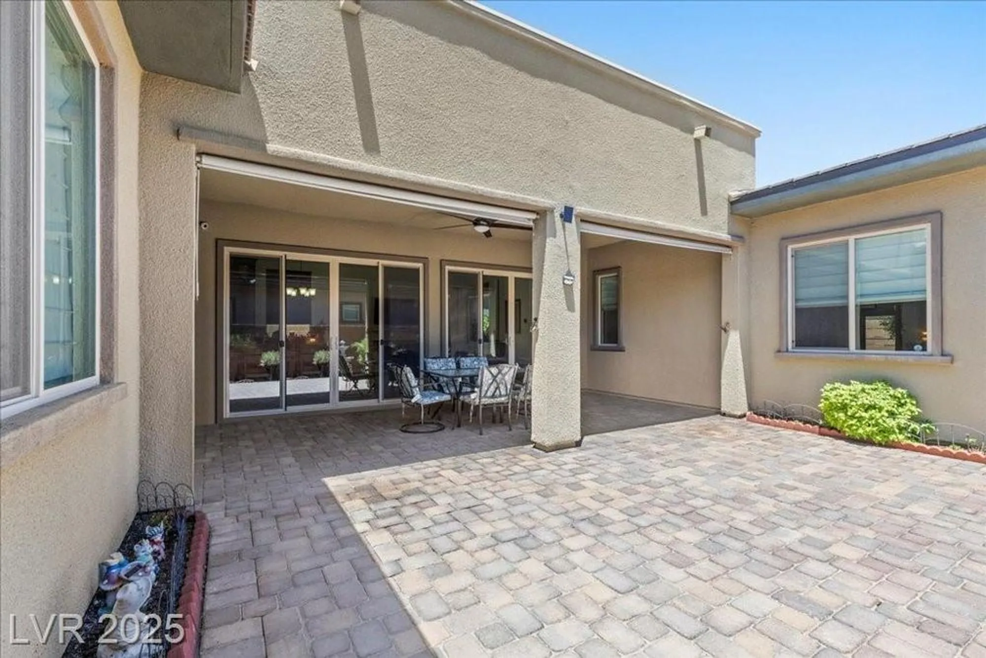 Property Slideshow image 31 of 77 | 6722 desert crimson st, Las Vegas, NV, 89148