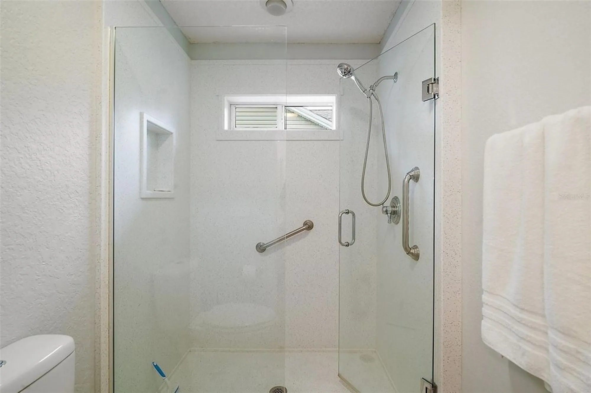 Property Slideshow image 9 of 38 | 1738 augustine dr, The Villages, FL, 32159