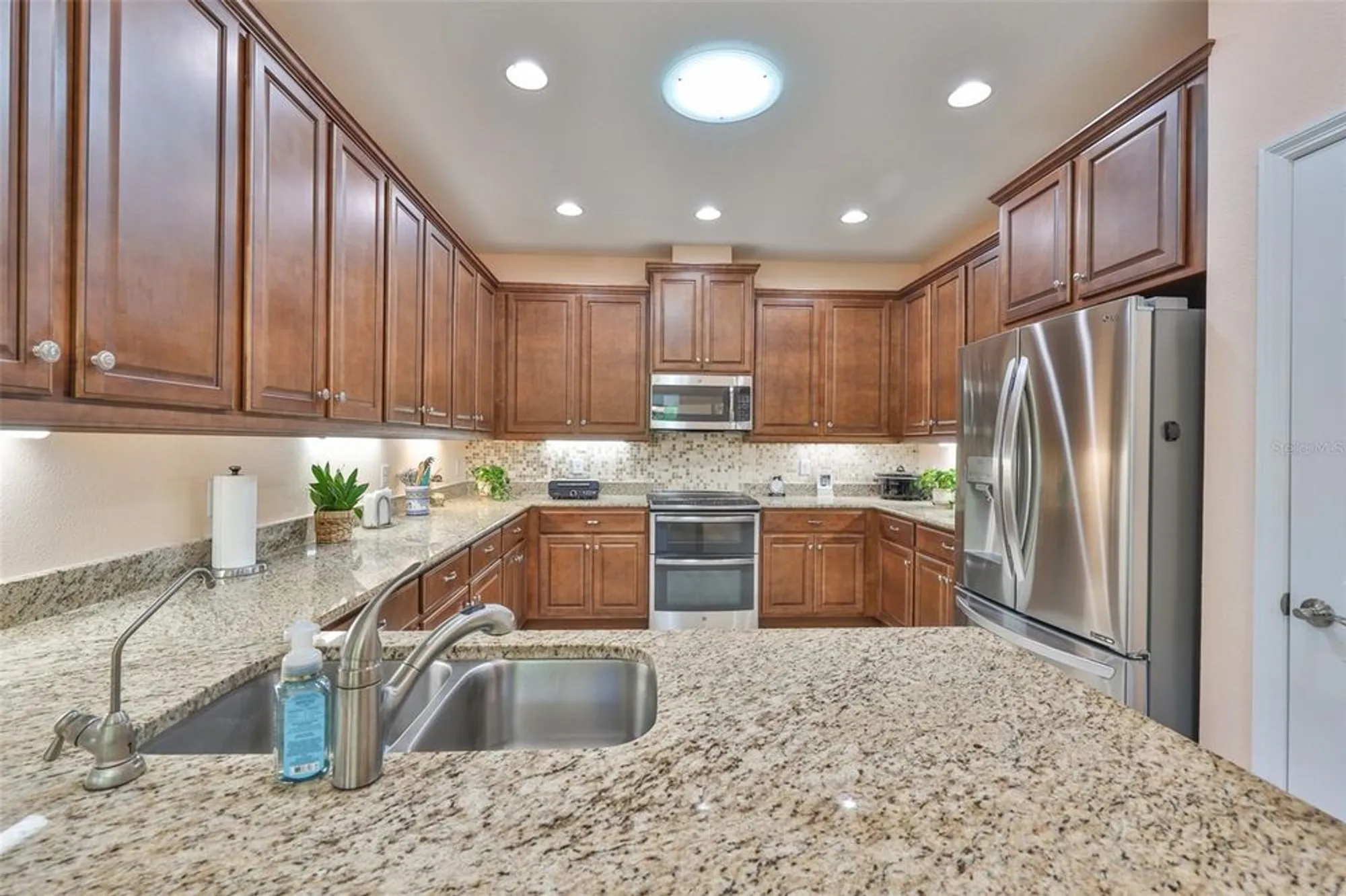 Property Slideshow image 10 of 45 | 2311 nottingham greens dr, Sun City Center, FL, 33573