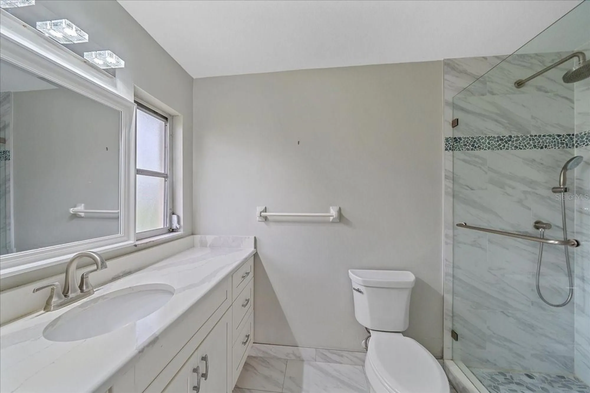 Property Slideshow image 26 of 36 | 7077 w country club dr, Sarasota, FL, 34243