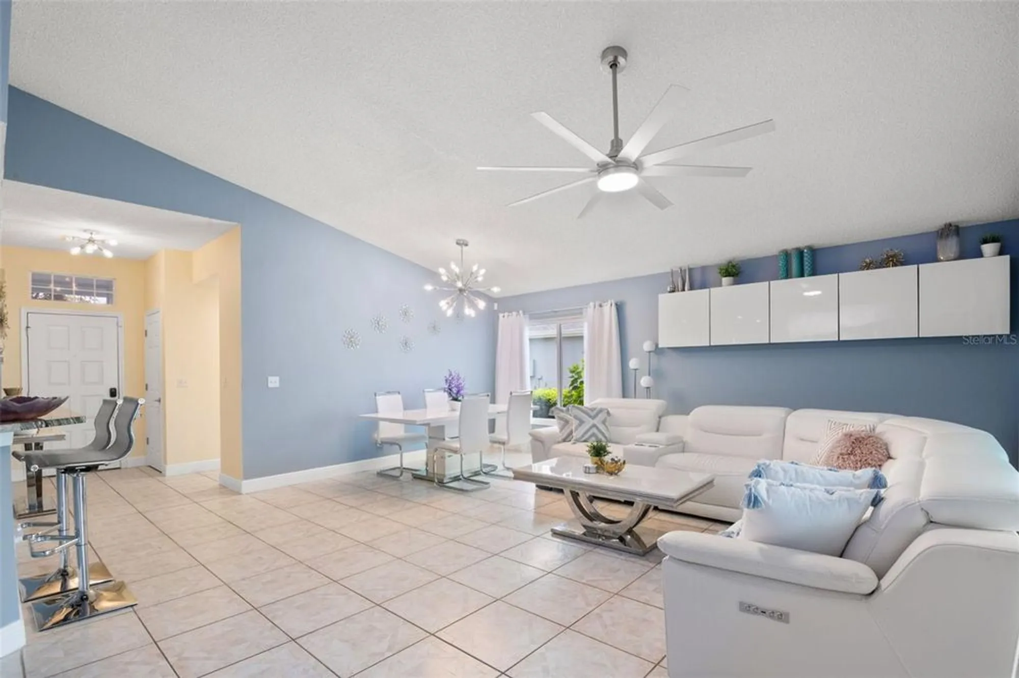 Property Slideshow image 9 of 61 | 713 manchester woods dr, Sun City Center, FL, 33573