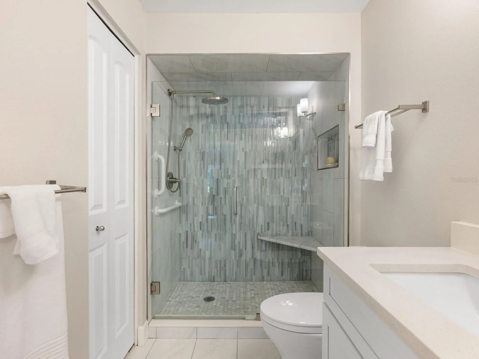 Property Slideshow image 24 of 73 | 6103 clubside dr # 6103, Sarasota, FL, 34243