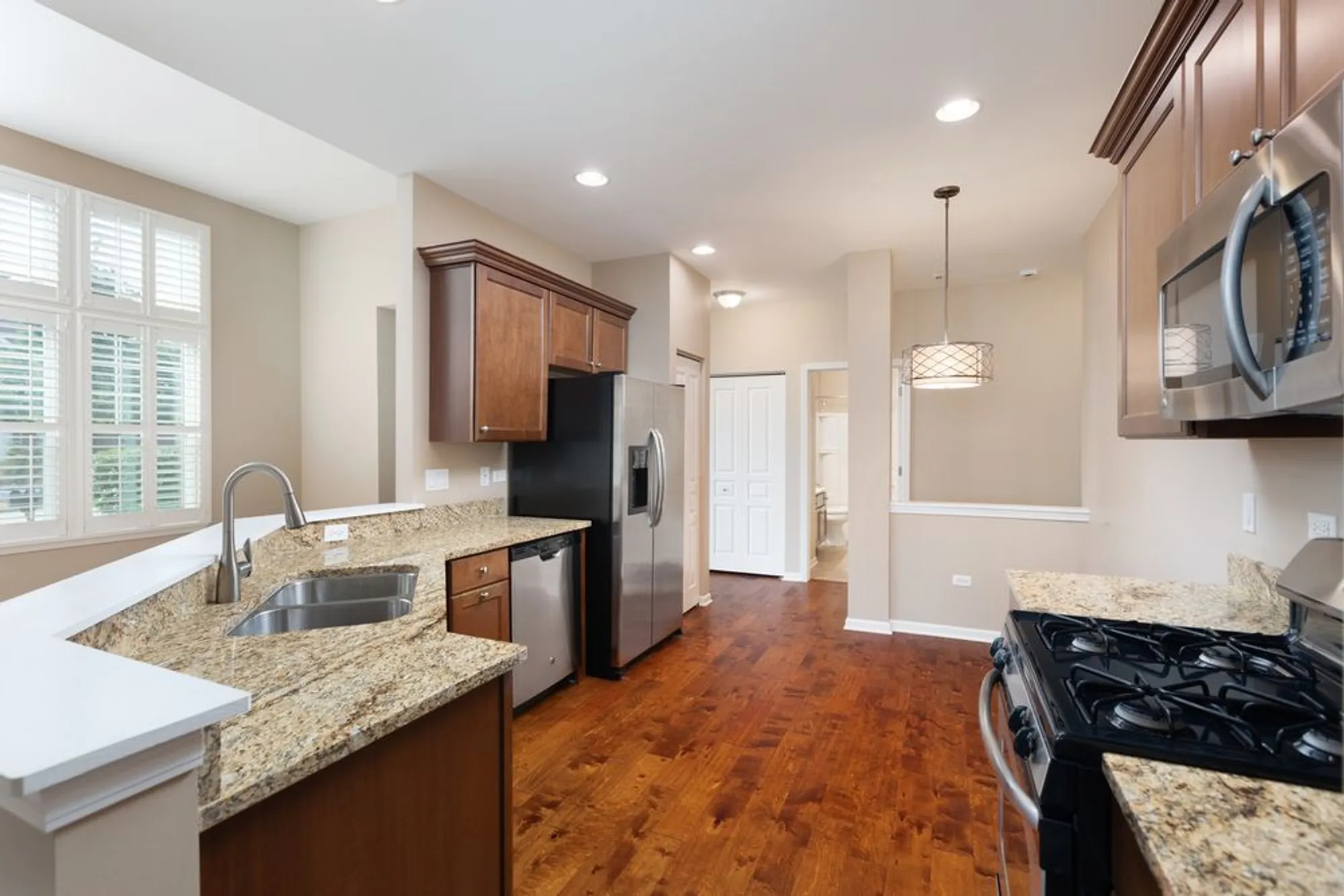 Property Slideshow image 15 of 29 | 2629 camberley cir, Naperville, IL, 60564