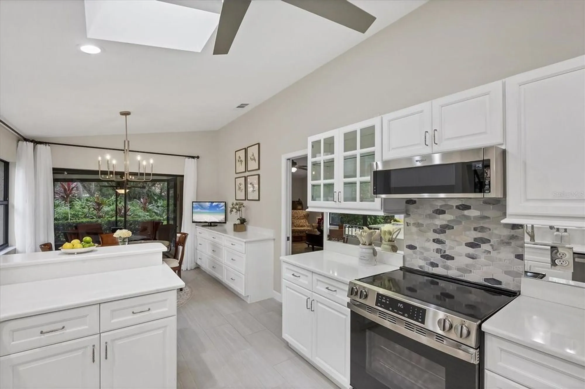 Property Slideshow image 28 of 94 | 7254 oak moss dr 72, Sarasota, FL, 34241