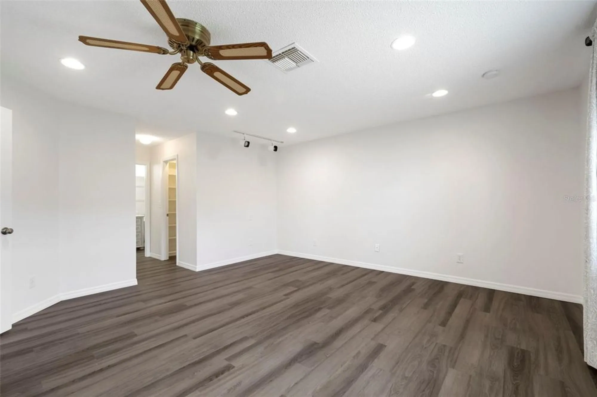 Property Slideshow image 19 of 53 | 1508 ingram dr # 20, Sun City Center, FL, 33573