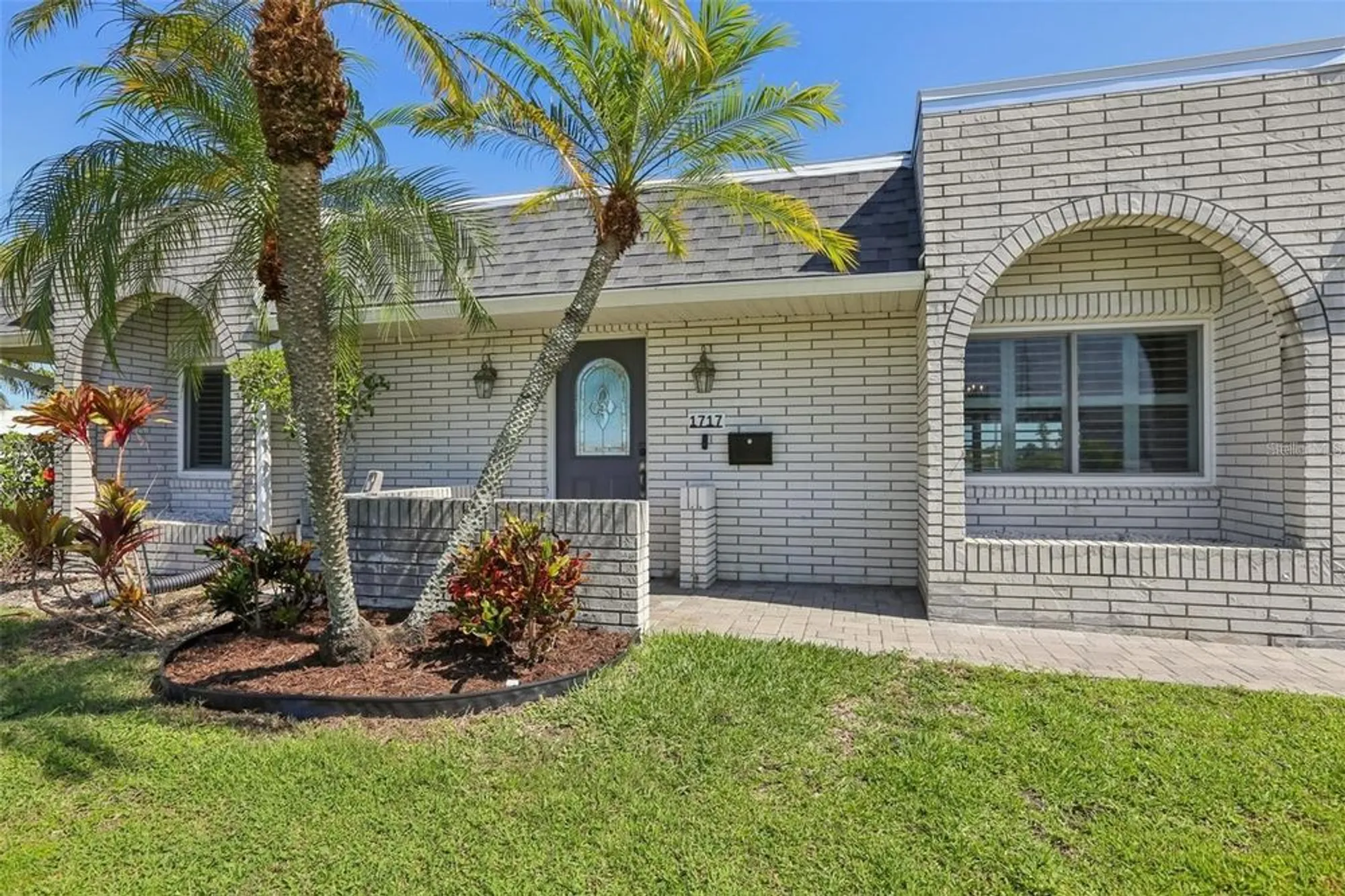 Property Slideshow image 4 of 36 | 1717 danbury dr, Sun City Center, FL, 33573