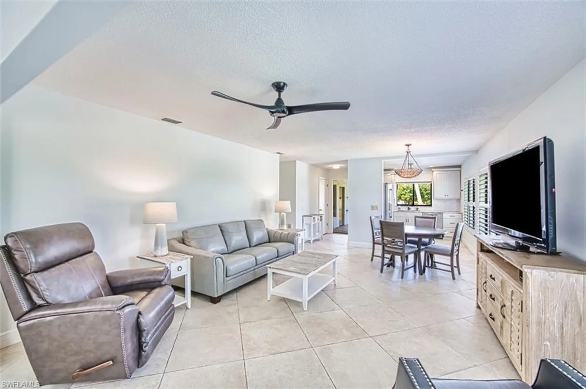 Property Slideshow image 8 of 50 | 1846 pine glade cir, Fort Myers, FL, 33907