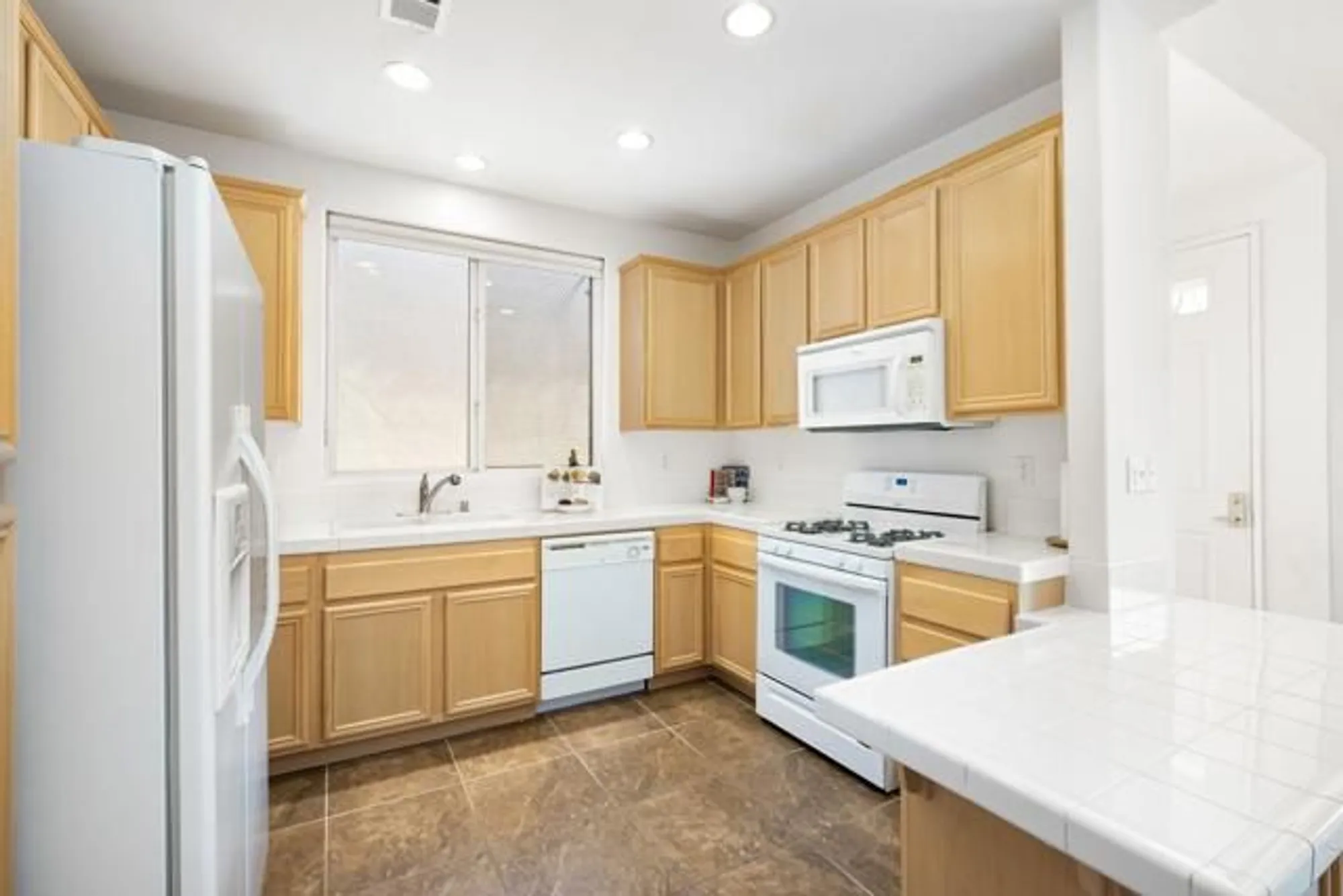 Property Slideshow image 6 of 30 | 47635 soft moonlight, La Quinta, CA, 92253