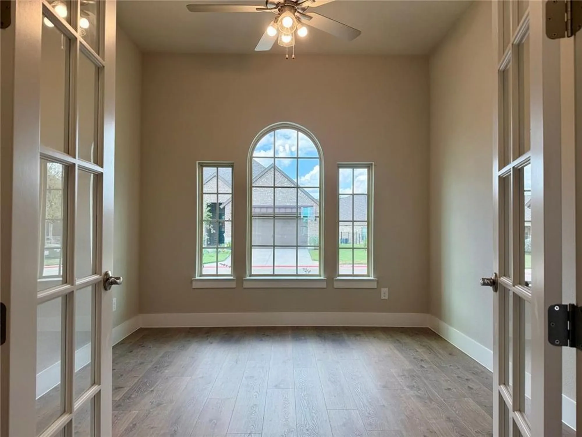 Property Slideshow image 5 of 10 | 2512 nueva way, Mansfield, TX, 76063