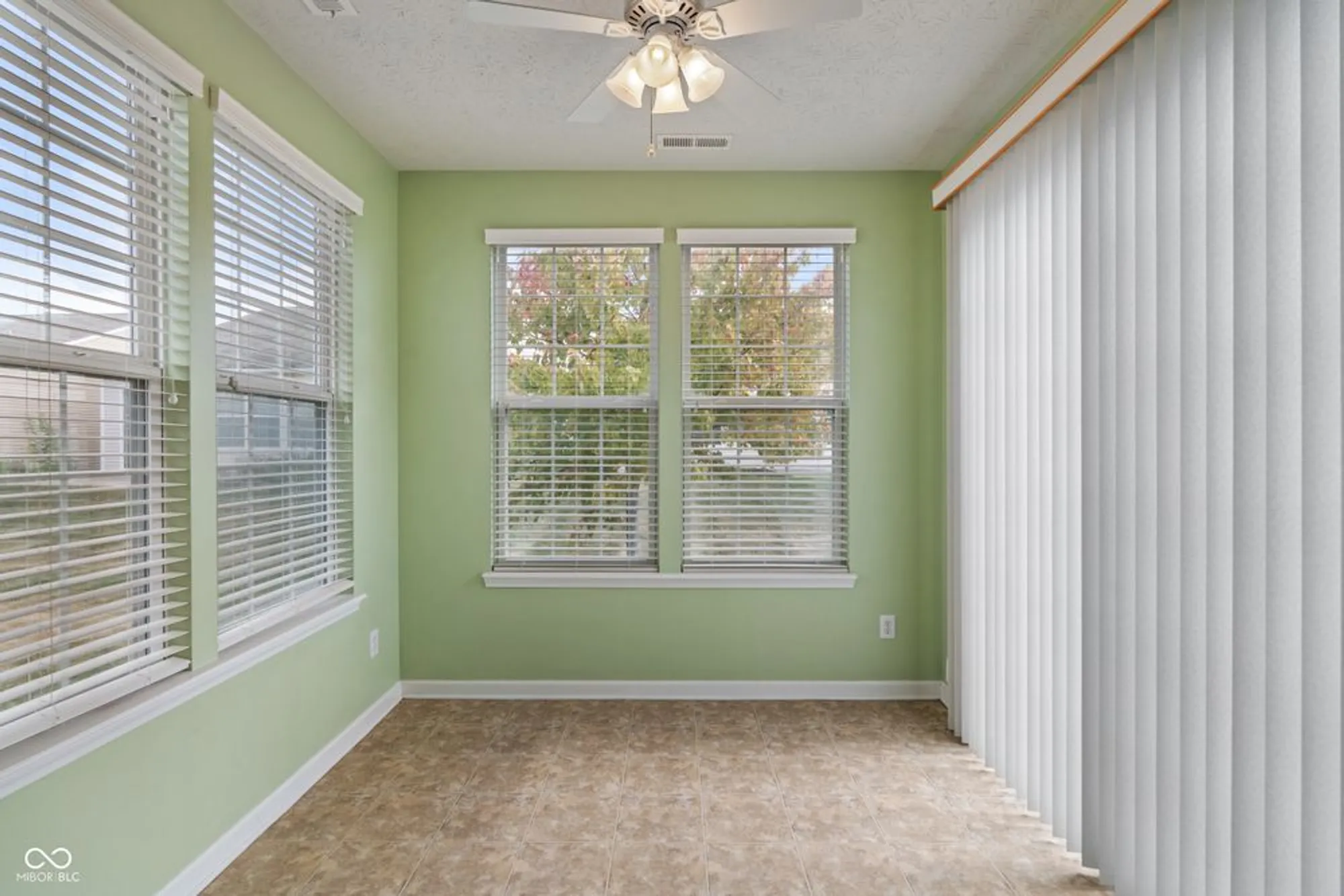 Property Slideshow image 16 of 36 | 16001 marsala dr, Fishers, IN, 46037