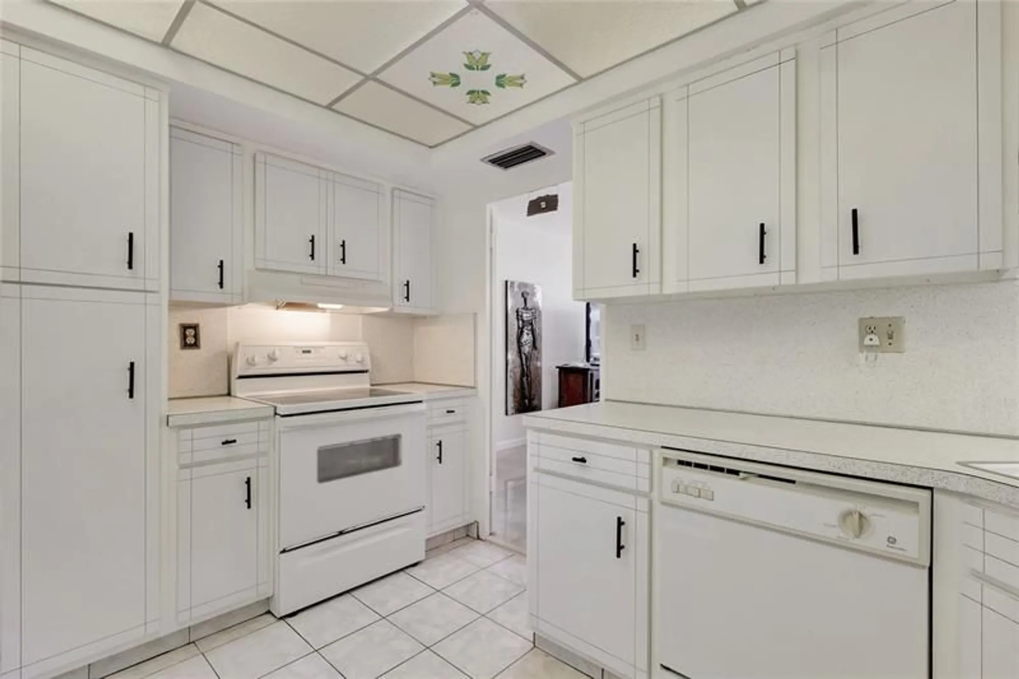 Property Slideshow image 11 of 18 | 3333 ne 34th st 1118, Fort Lauderdale, FL, 33308