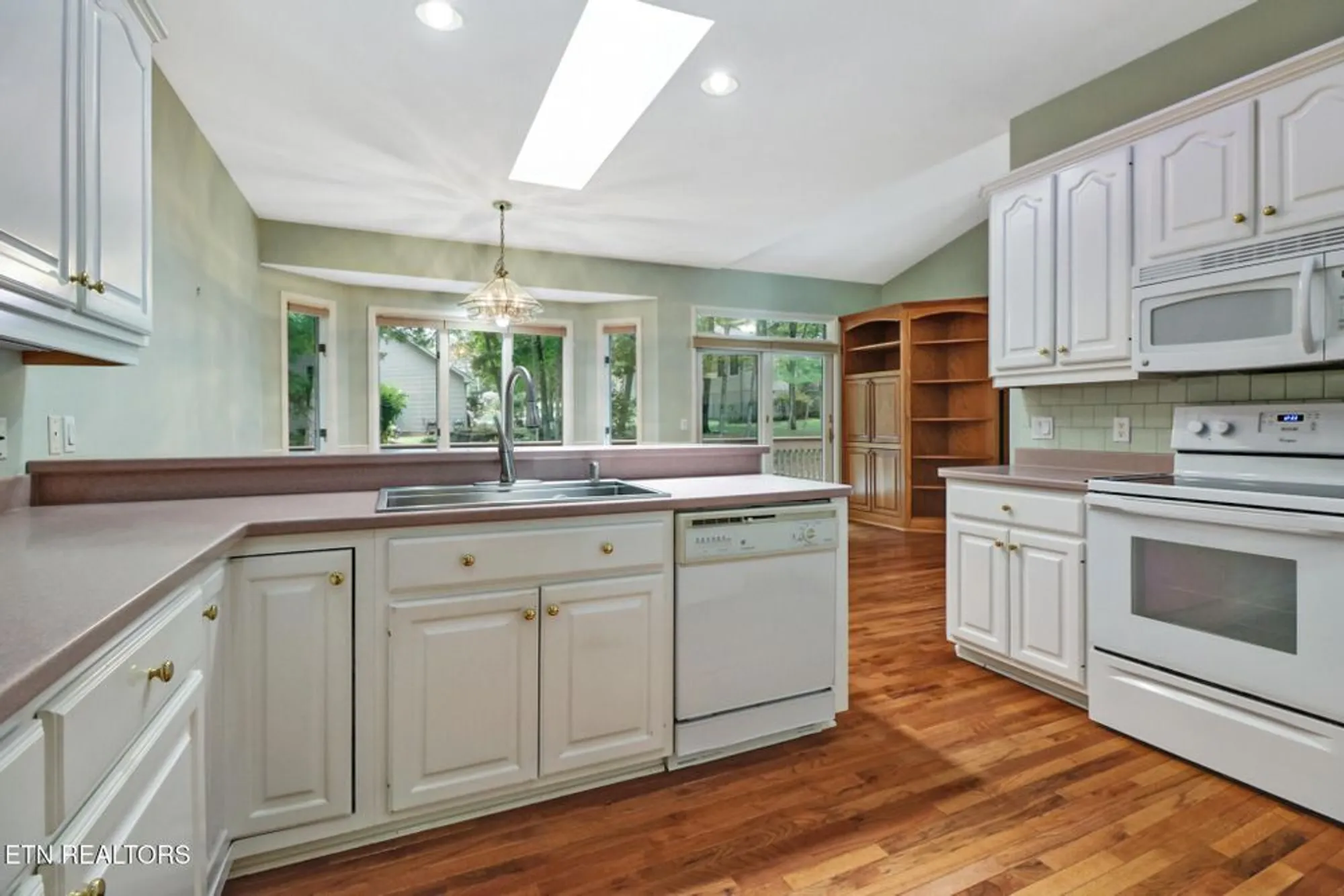 Property Slideshow image 20 of 35 | 163 havenridge cir, Crossville, TN, 38558