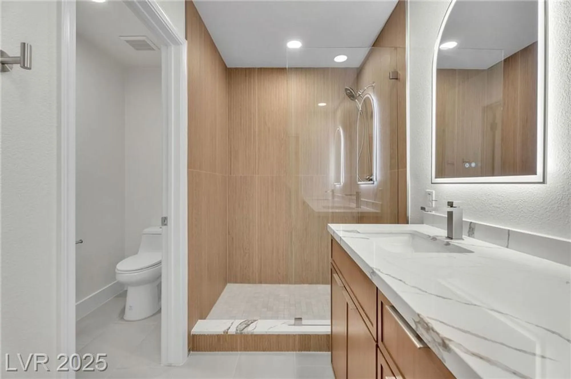 Property Slideshow image 38 of 61 | 8537 glenmount dr, Las Vegas, NV, 89134