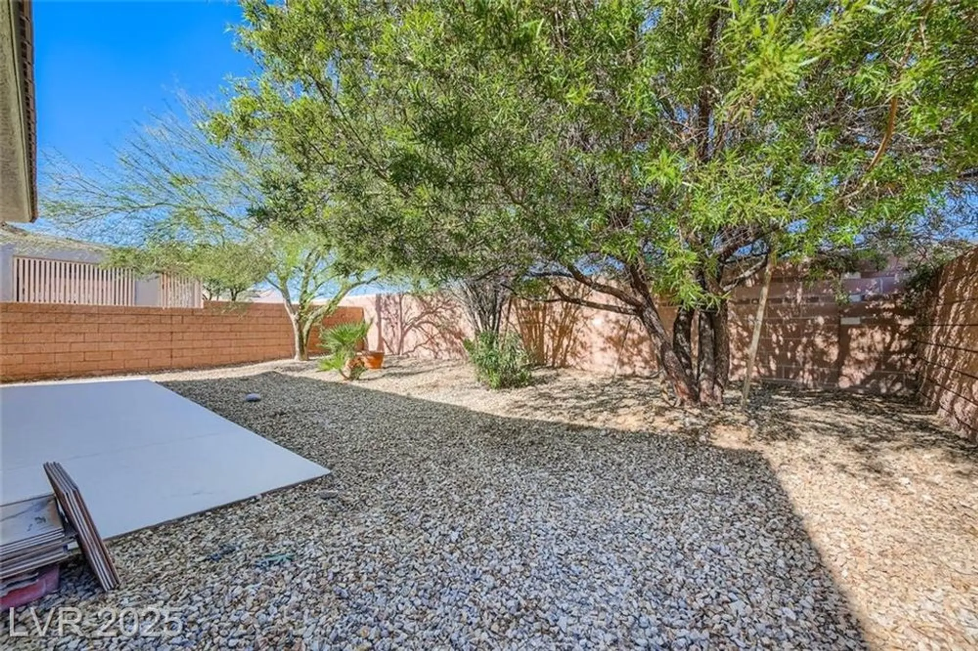 Property Slideshow image 27 of 29 | 2404 willow wren dr, North Las Vegas, NV, 89084