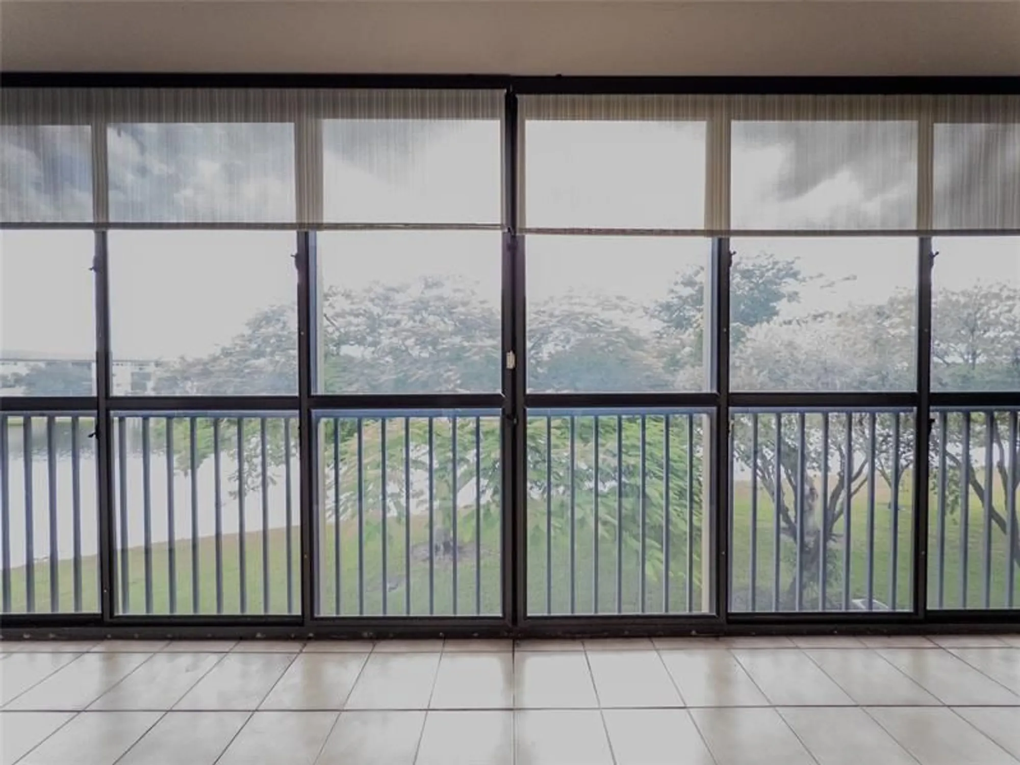 Property Slideshow image 5 of 40 | 901 sw 141st ave apt 301, Pembroke Pines, FL, 33027