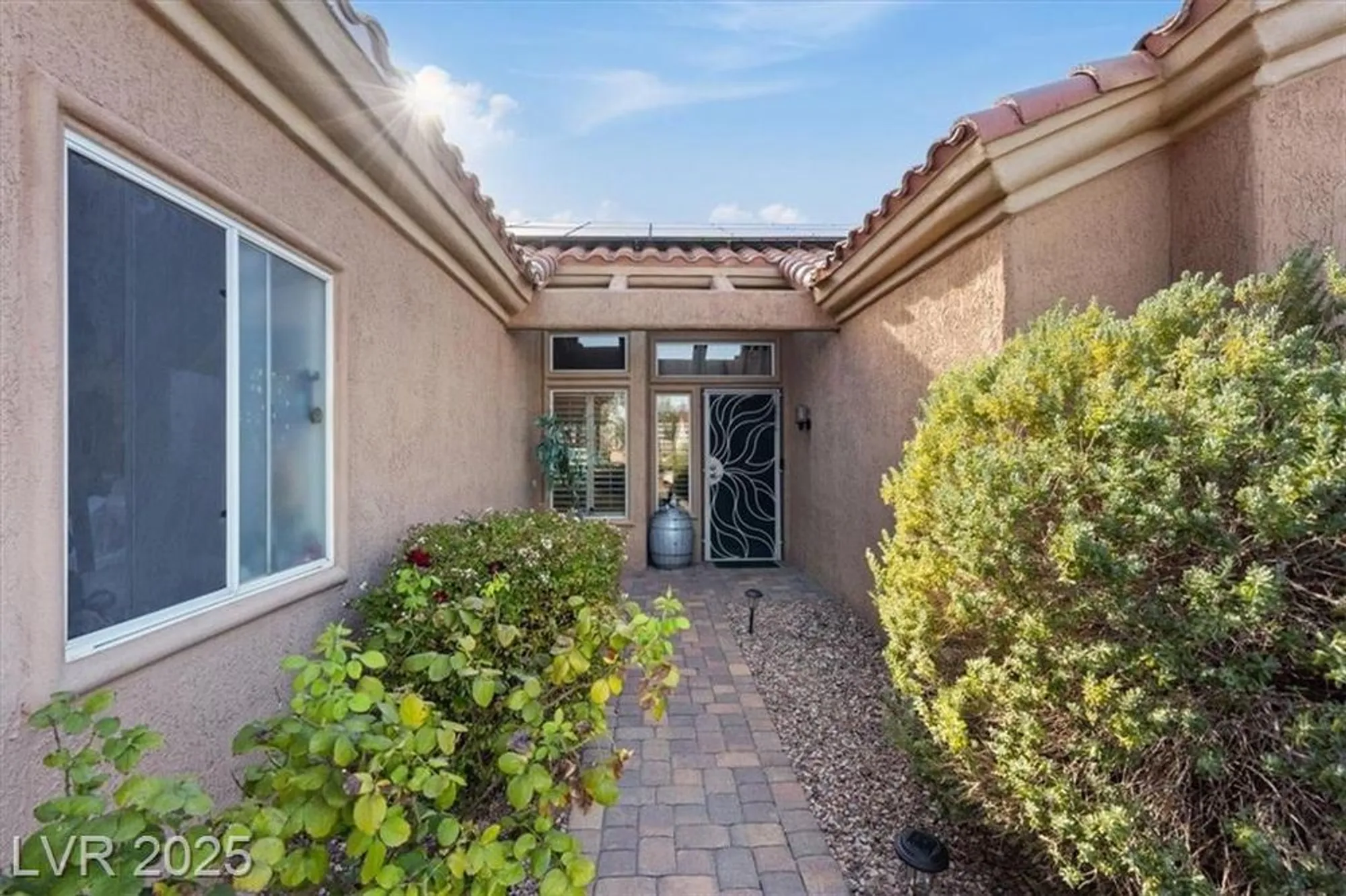 Property Slideshow image 4 of 37 | 2525 banora point dr, Las Vegas, NV, 89134