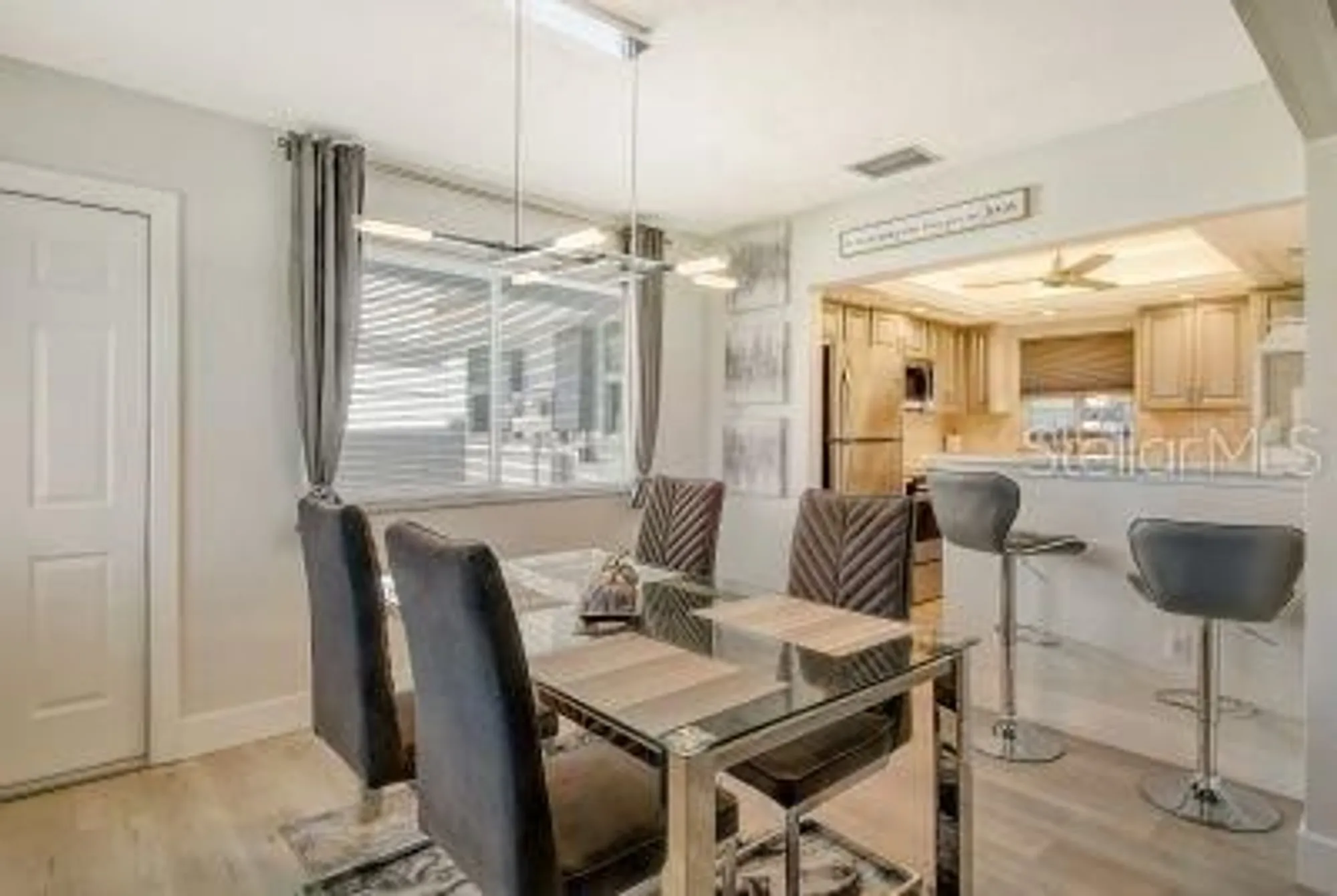 Property Slideshow image 15 of 37 | 2607 riverbluff pkwy # v145, Sarasota, FL, 34231