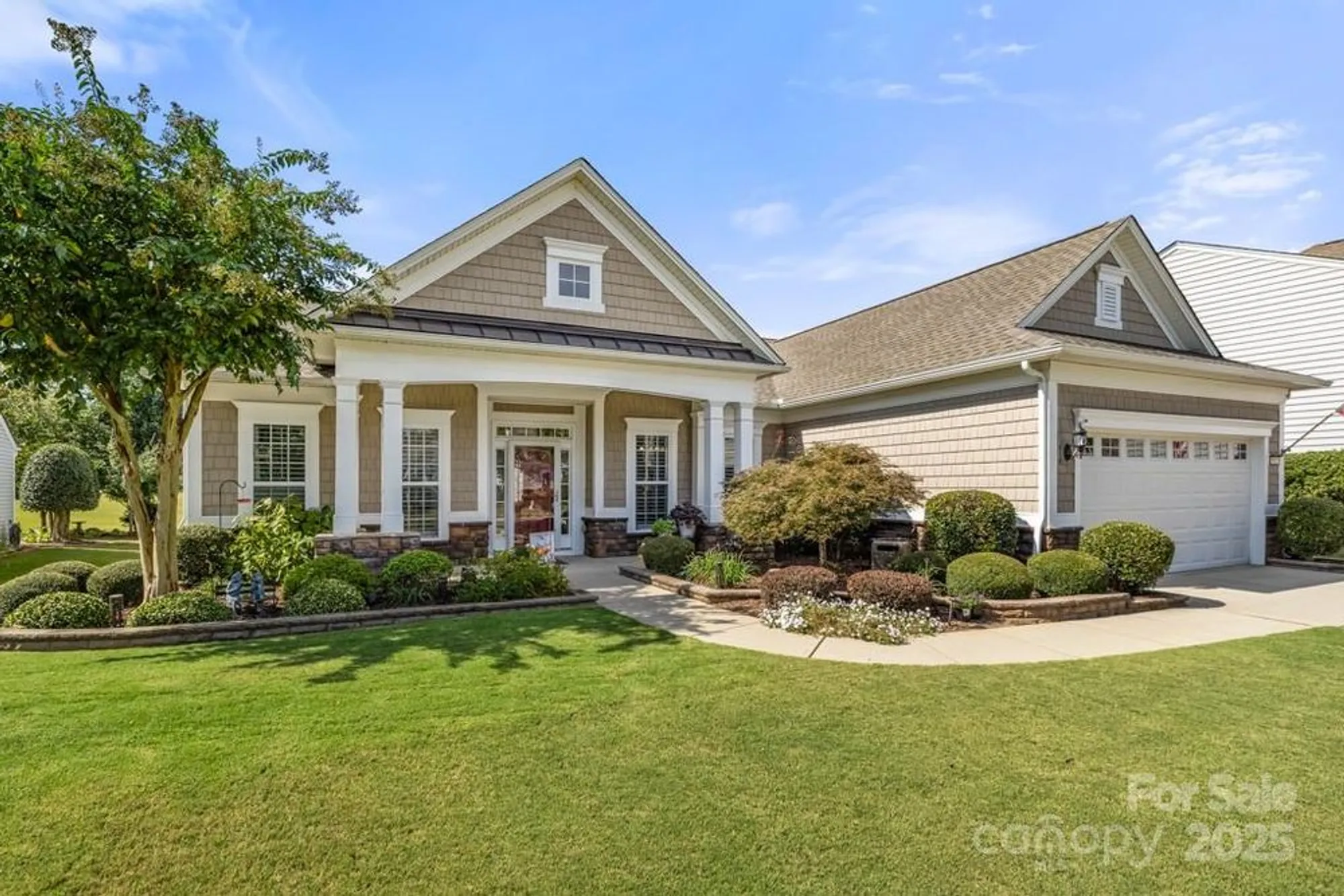 Property Slideshow image 2 of 44 | 9015 badlands ct, Fort Mill, SC, 29707