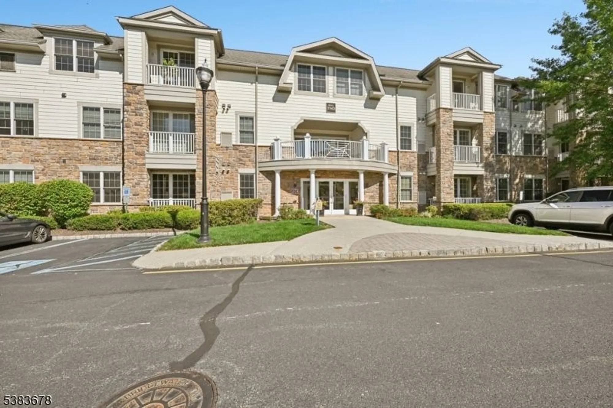 Property Slideshow image 21 of 26 | 252 victoria dr, Bridgewater, NJ, 08807