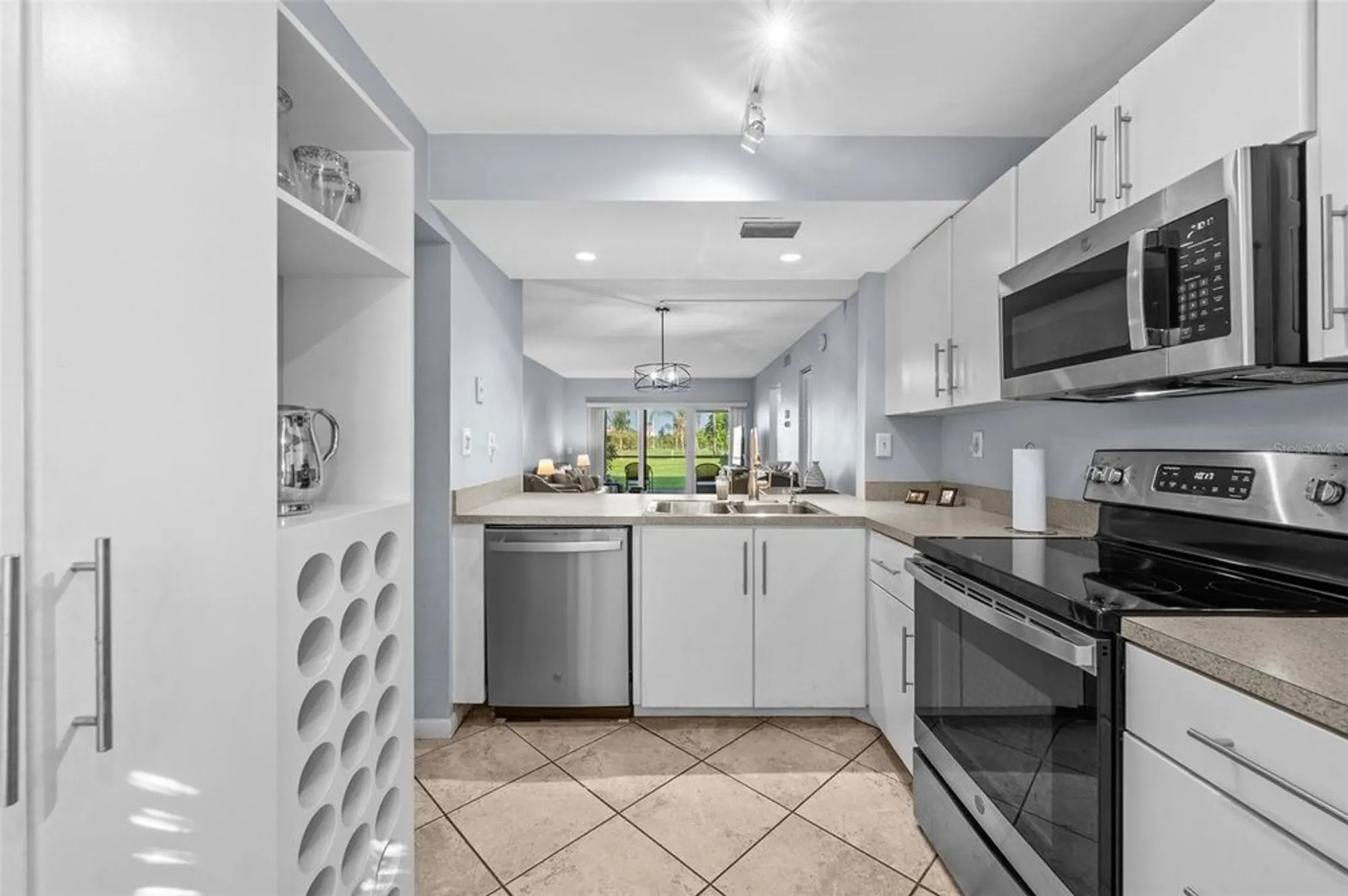 Property Slideshow image 14 of 41 | 6269 palma del mar blvd s apt 112, St Petersburg, FL, 33715