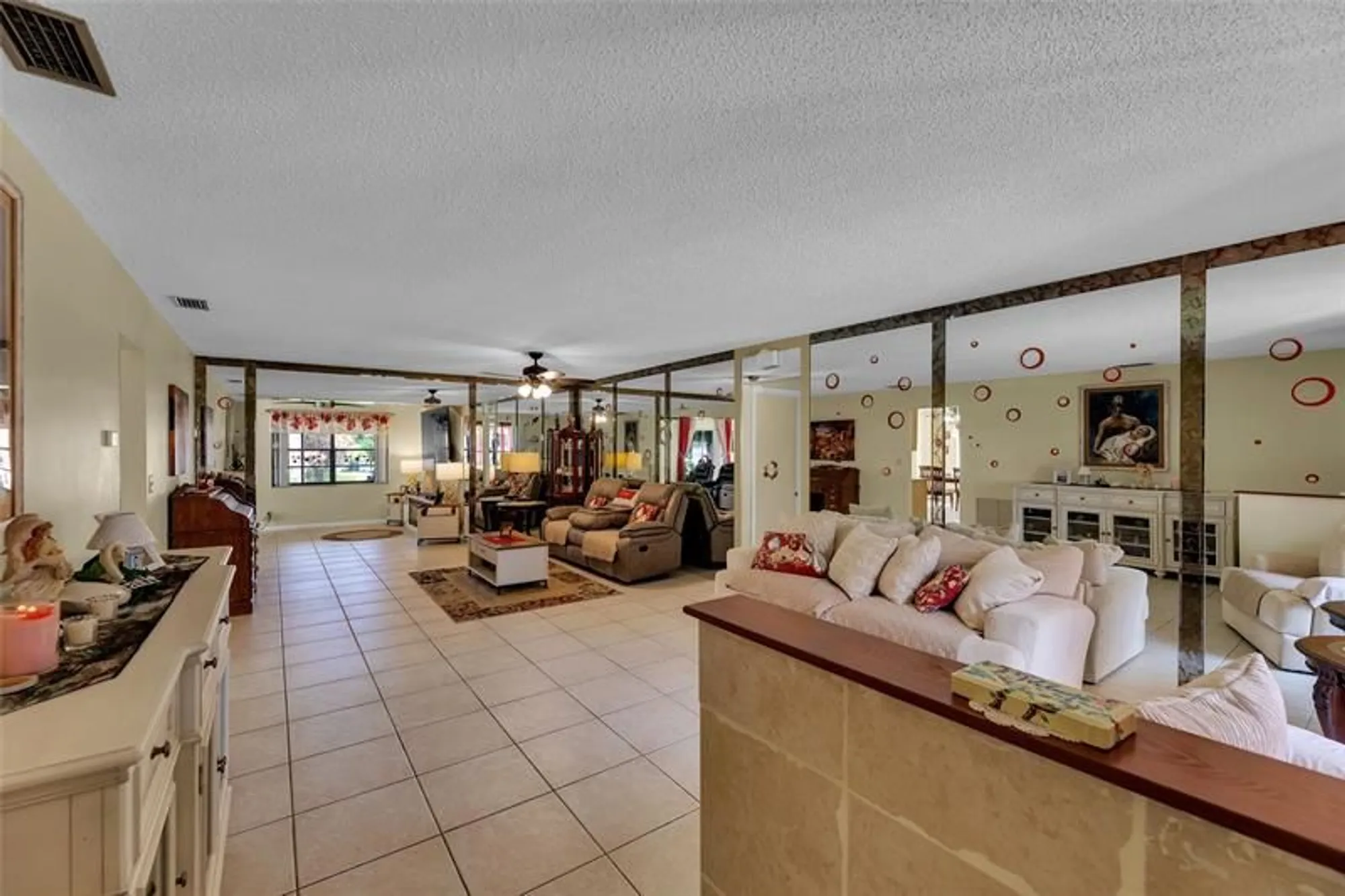 Property Slideshow image 3 of 50 | 9802 nw 75th ct, Tamarac, FL, 33321