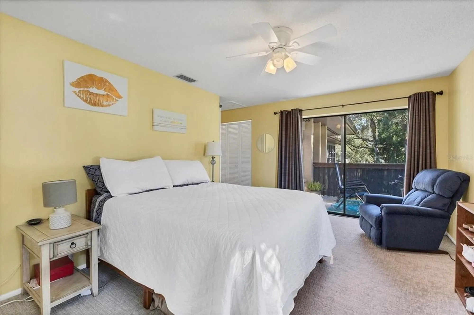 Property Slideshow image 19 of 34 | 1111 w faith cir apt 2004, Bradenton, FL, 34212