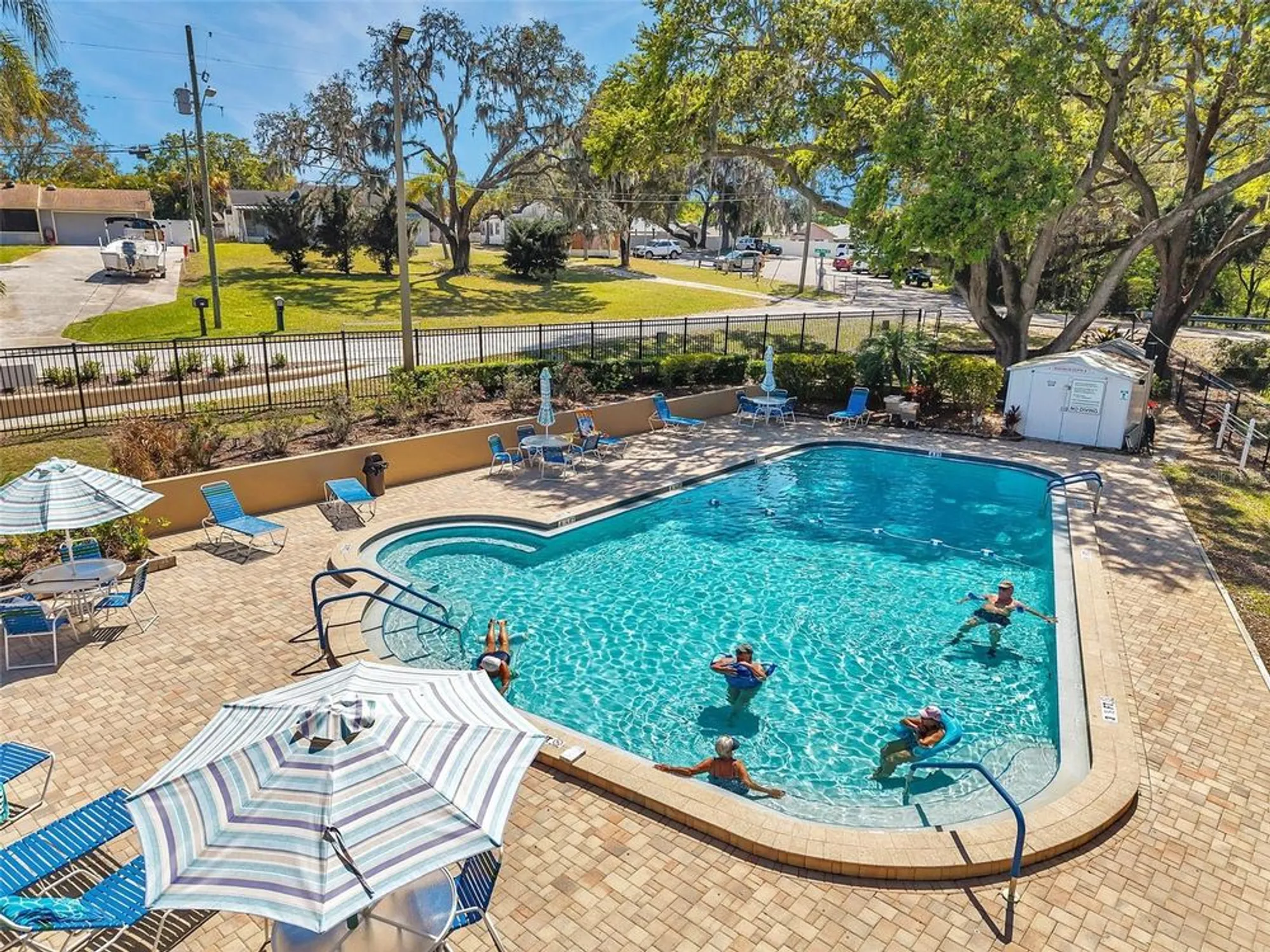 Property Slideshow image 45 of 86 | 3957 tarpon pointe cir, Palm Harbor, FL, 34684