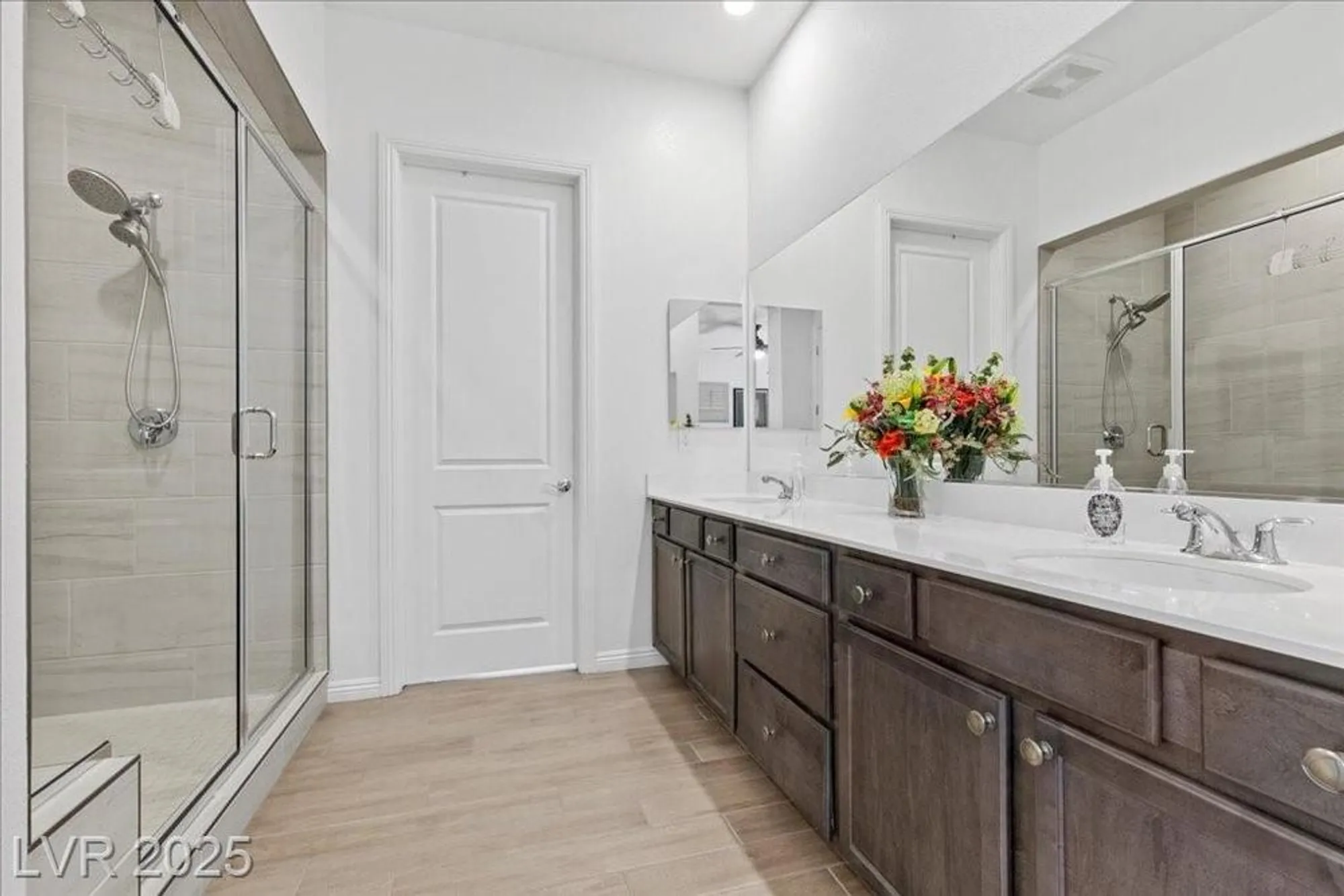Property Slideshow image 37 of 77 | 6722 desert crimson st, Las Vegas, NV, 89148