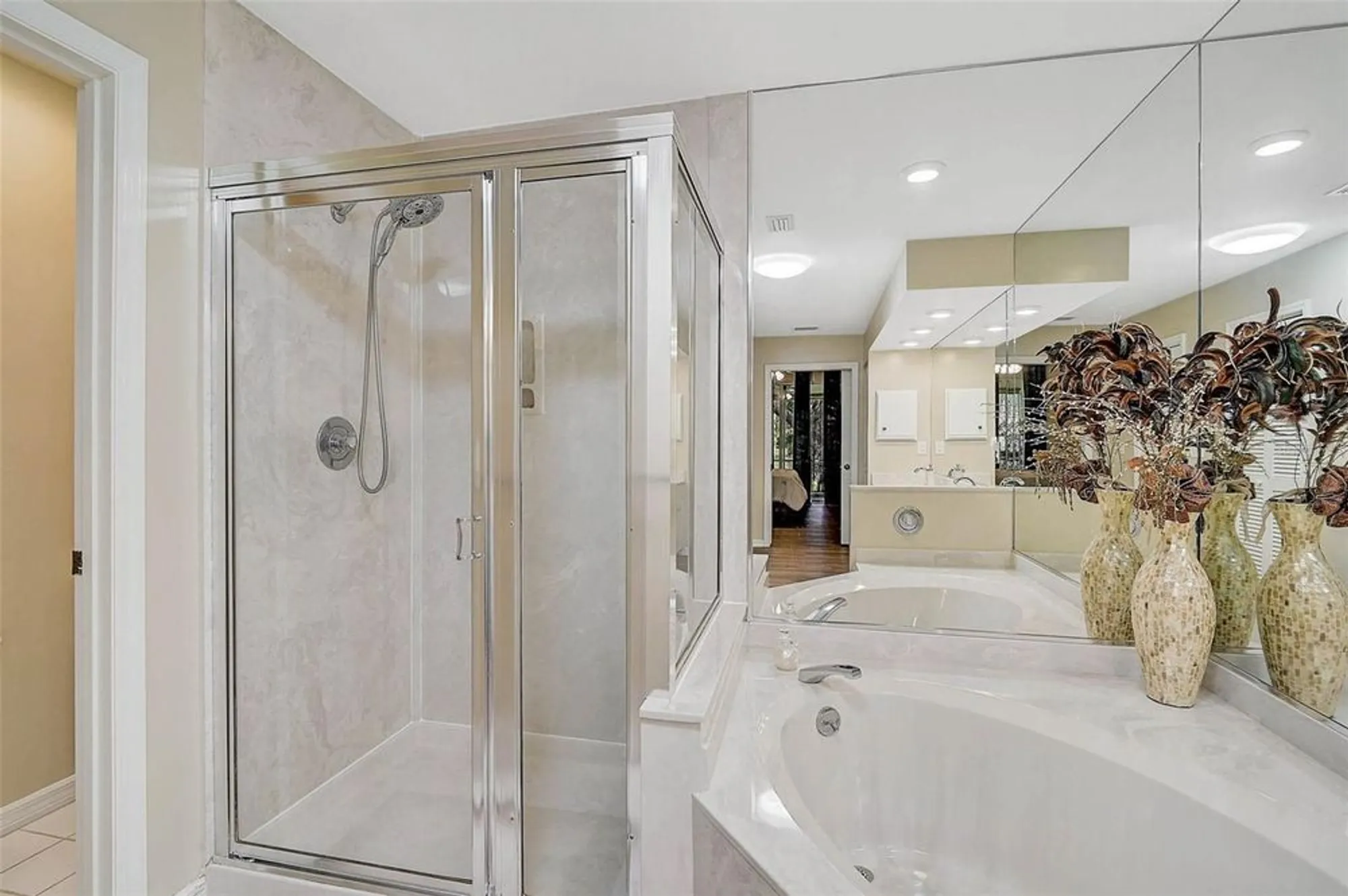 Property Slideshow image 22 of 49 | 7341 golf pointe cir, Sarasota, FL, 34243