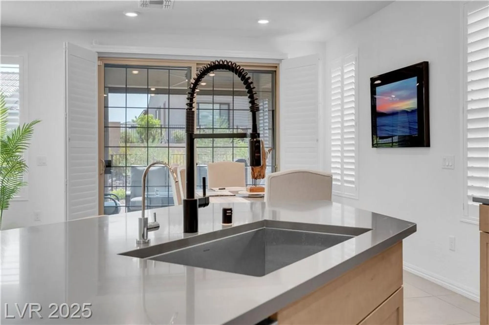 Property Slideshow image 19 of 69 | 124 lake oasis st, Henderson, NV, 89011