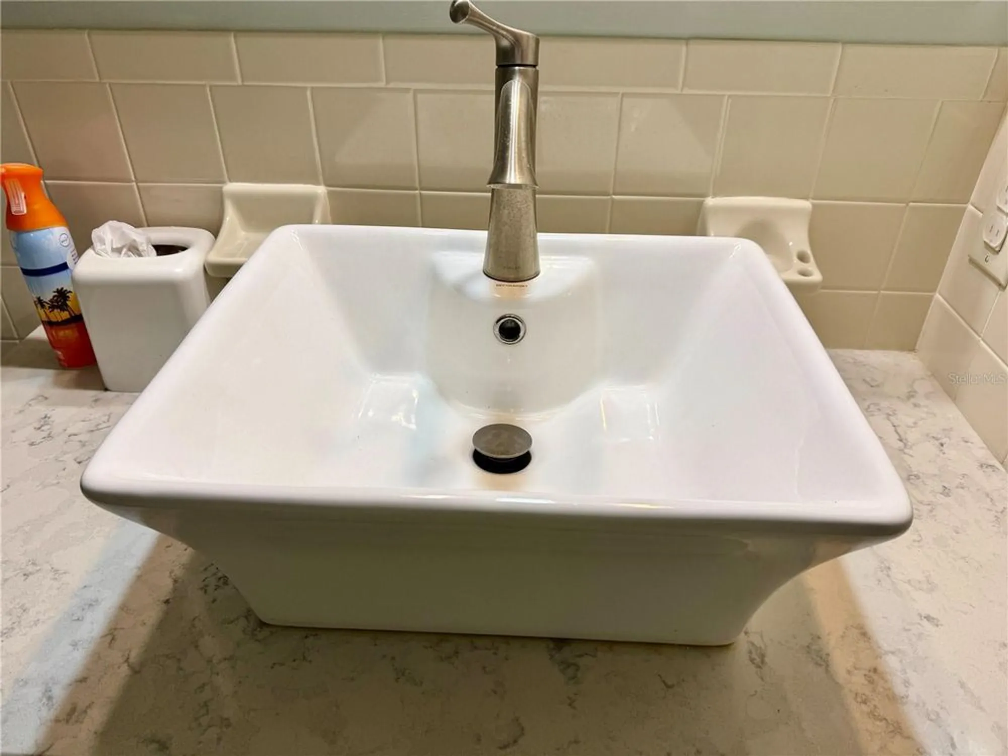 Property Slideshow image 17 of 49 | 2293 swedish dr 21, Clearwater, FL, 33763