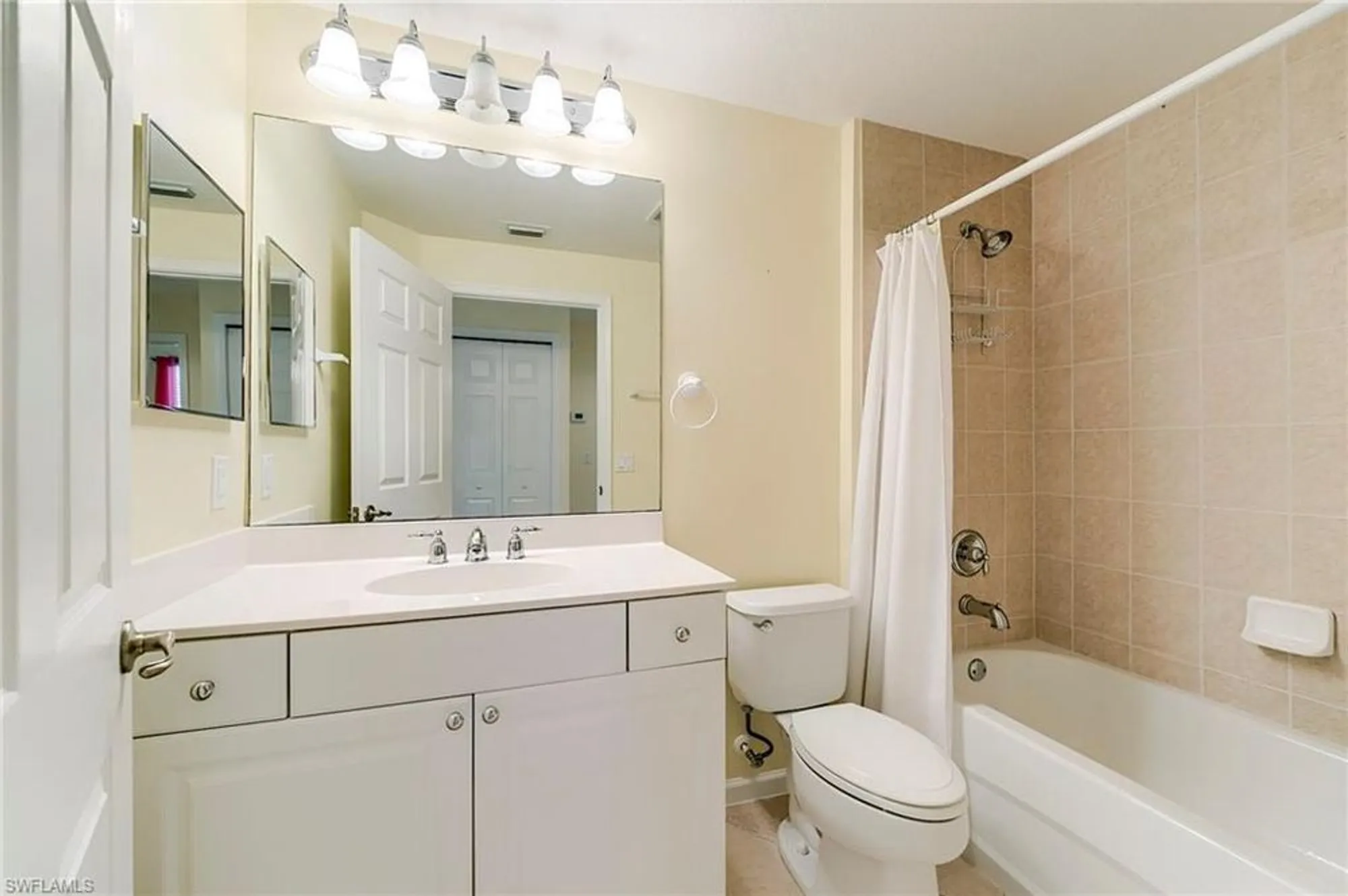 Property Slideshow image 28 of 44 | 3090 meandering way 101, Fort Myers, FL, 33905