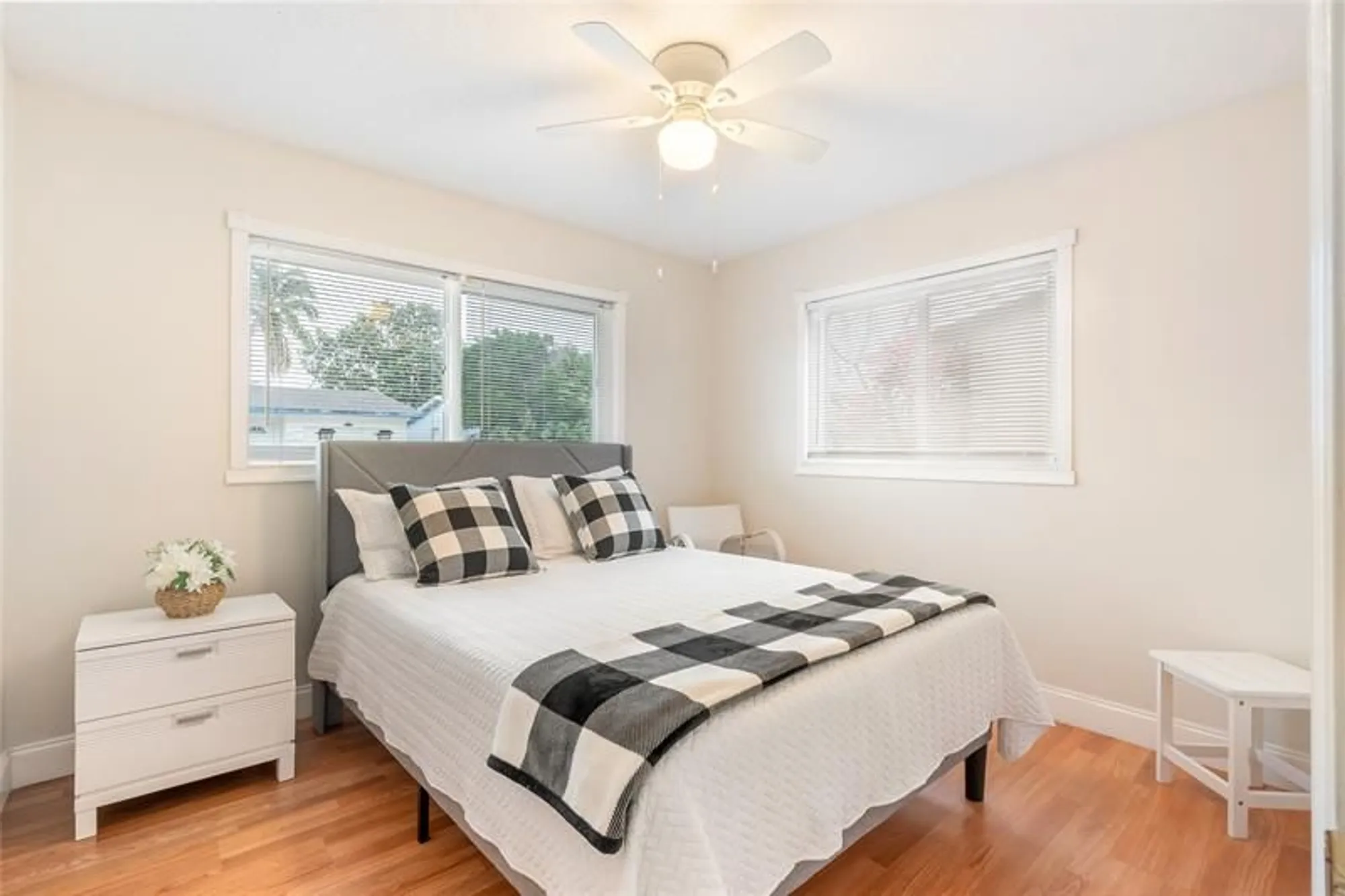 Property Slideshow image 18 of 35 | 985 nw 69th ave, Margate, FL, 33063